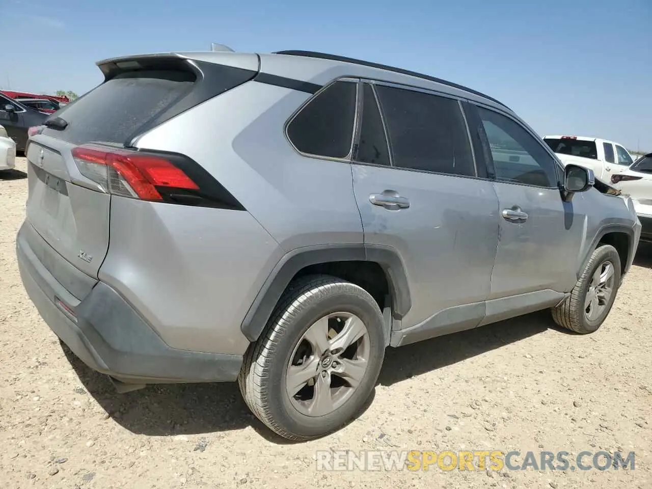 3 Фотография поврежденного автомобиля 2T3W1RFV5LC058668 TOYOTA RAV4 2020