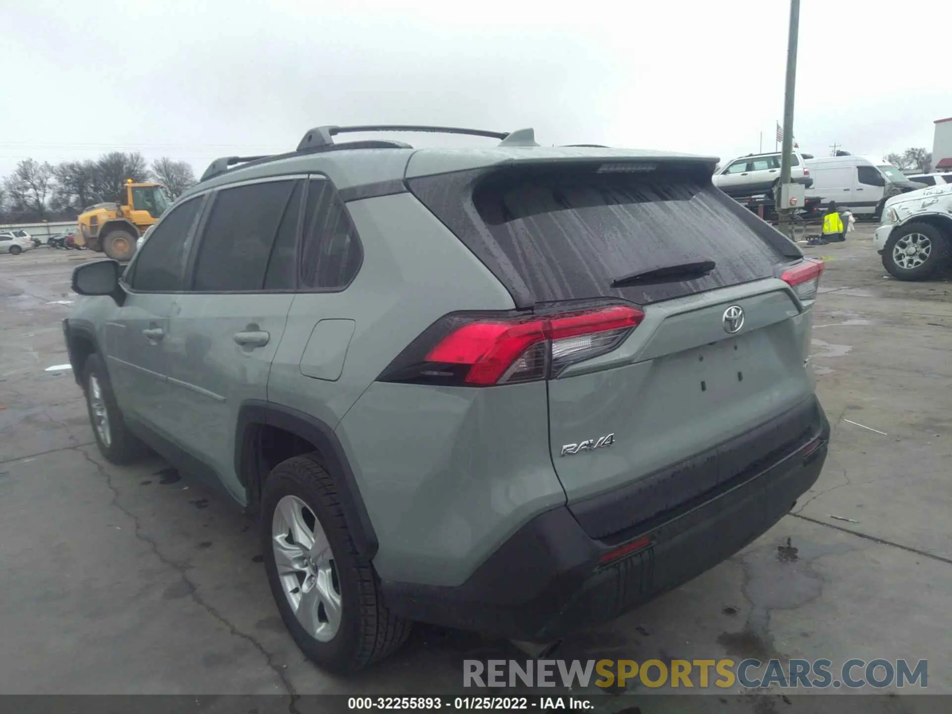 3 Фотография поврежденного автомобиля 2T3W1RFV5LW074156 TOYOTA RAV4 2020