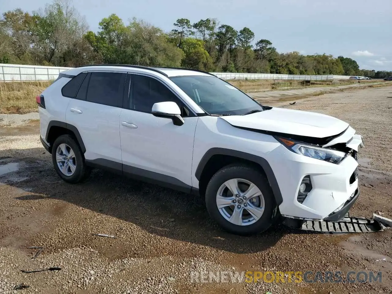 4 Photograph of a damaged car 2T3W1RFV6LC042396 TOYOTA RAV4 2020