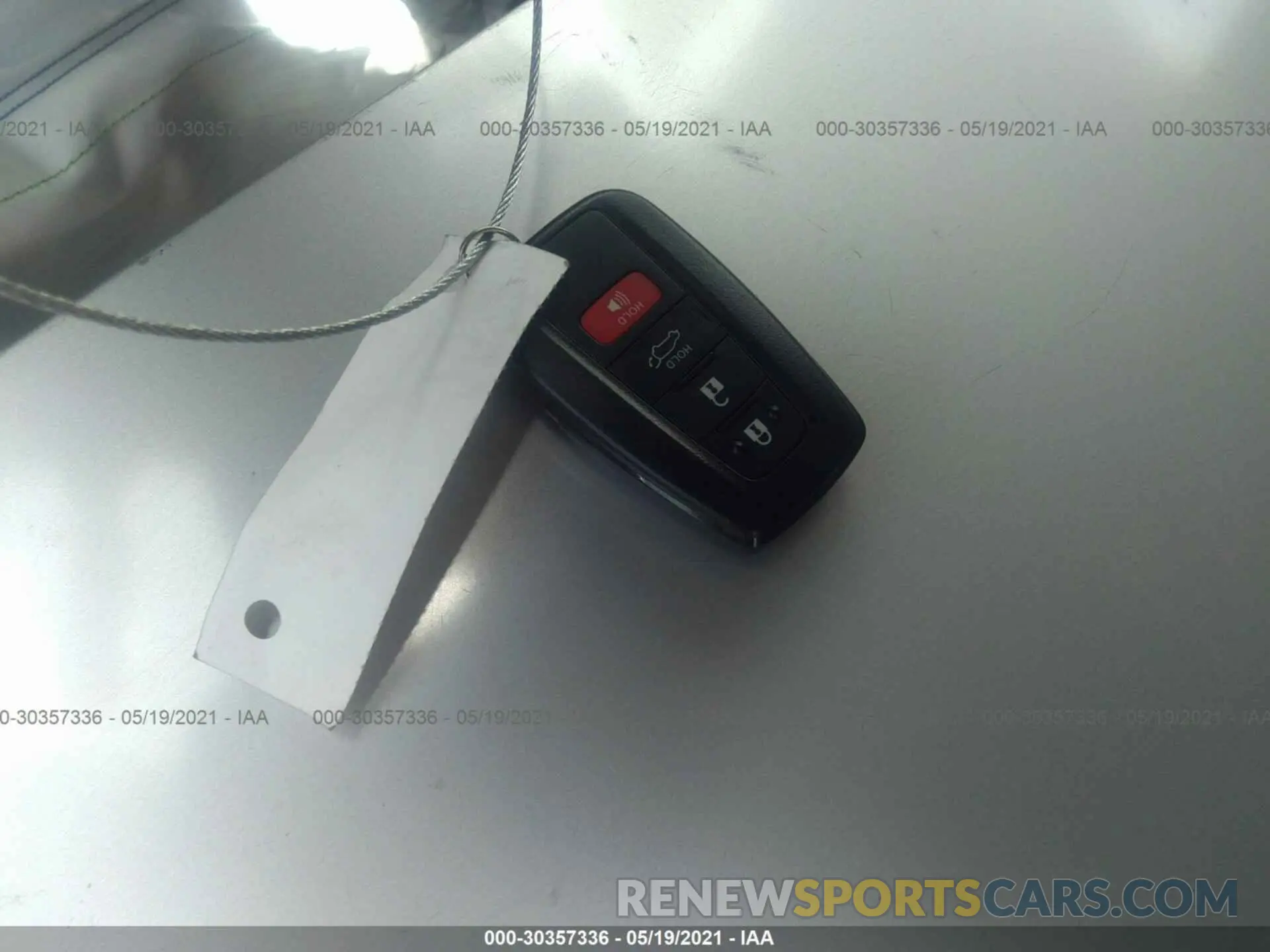 11 Photograph of a damaged car 2T3W1RFV6LC072384 TOYOTA RAV4 2020