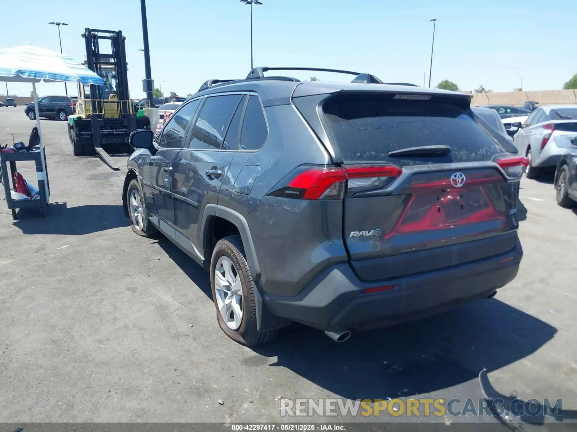 3 Photograph of a damaged car 2T3W1RFV6LC081800 TOYOTA RAV4 2020