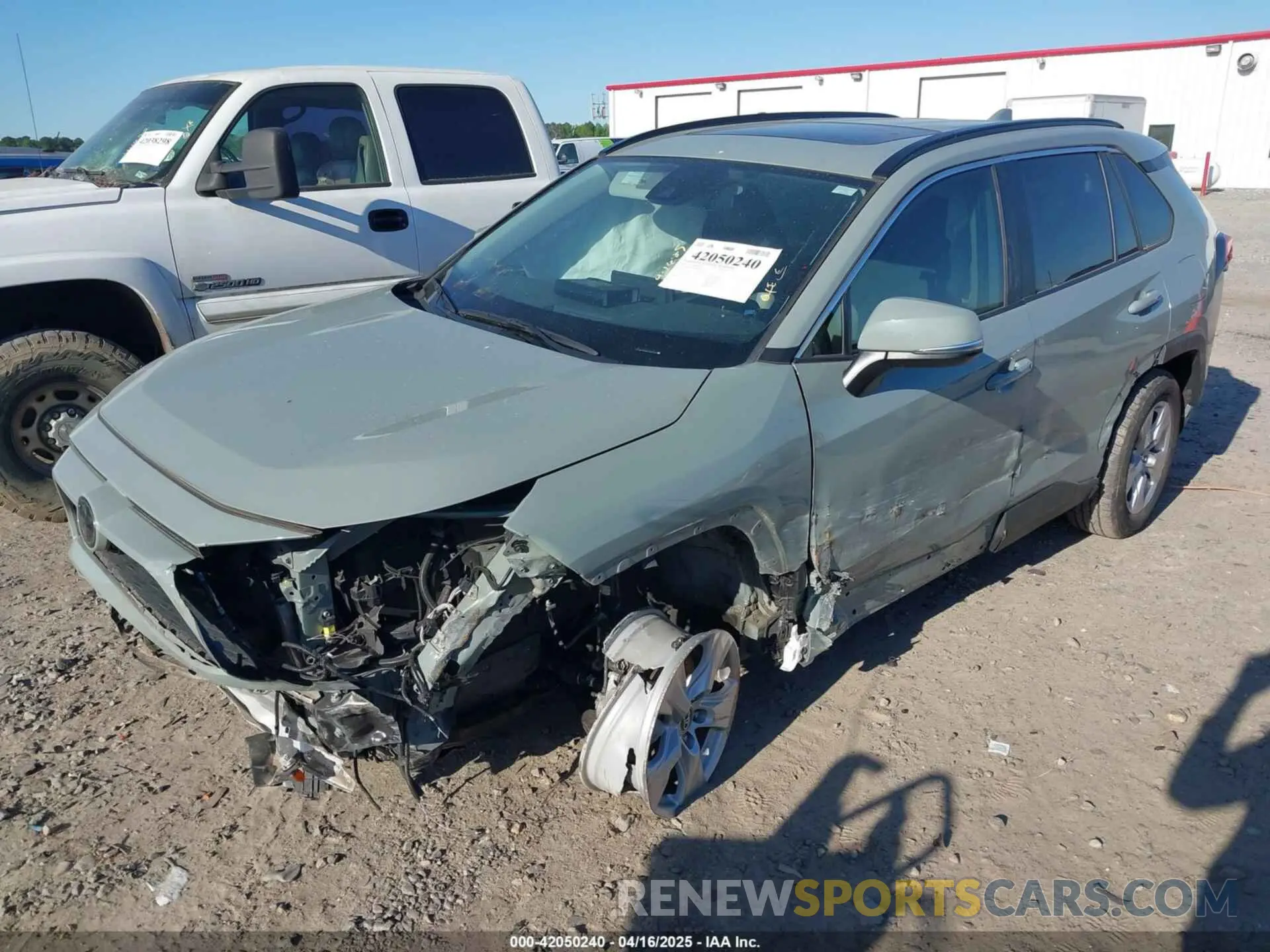 2 Фотография поврежденного автомобиля 2T3W1RFV6LC082963 TOYOTA RAV4 2020