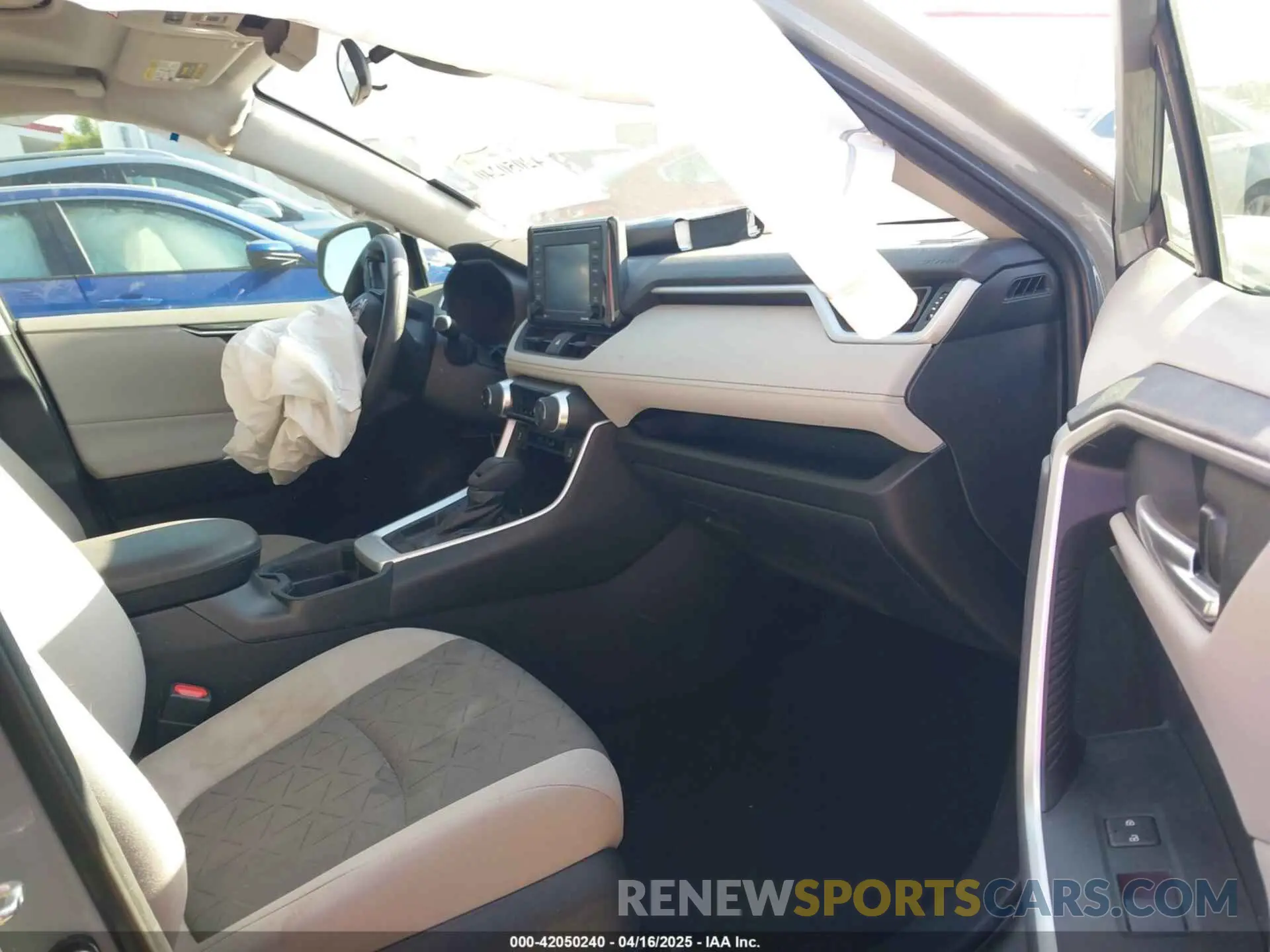 5 Фотография поврежденного автомобиля 2T3W1RFV6LC082963 TOYOTA RAV4 2020
