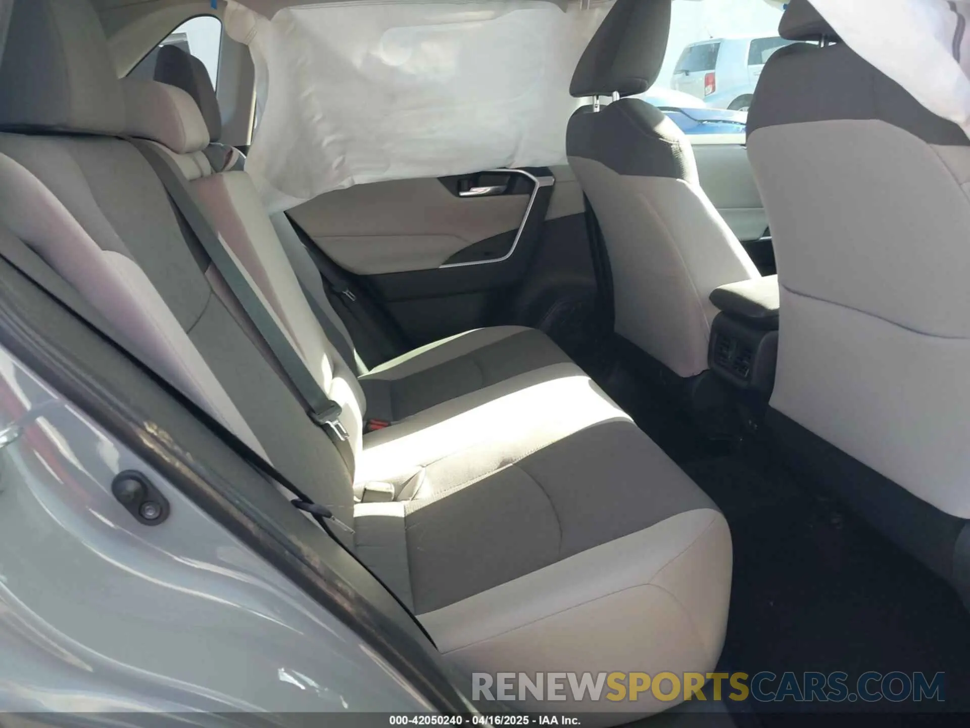 8 Фотография поврежденного автомобиля 2T3W1RFV6LC082963 TOYOTA RAV4 2020
