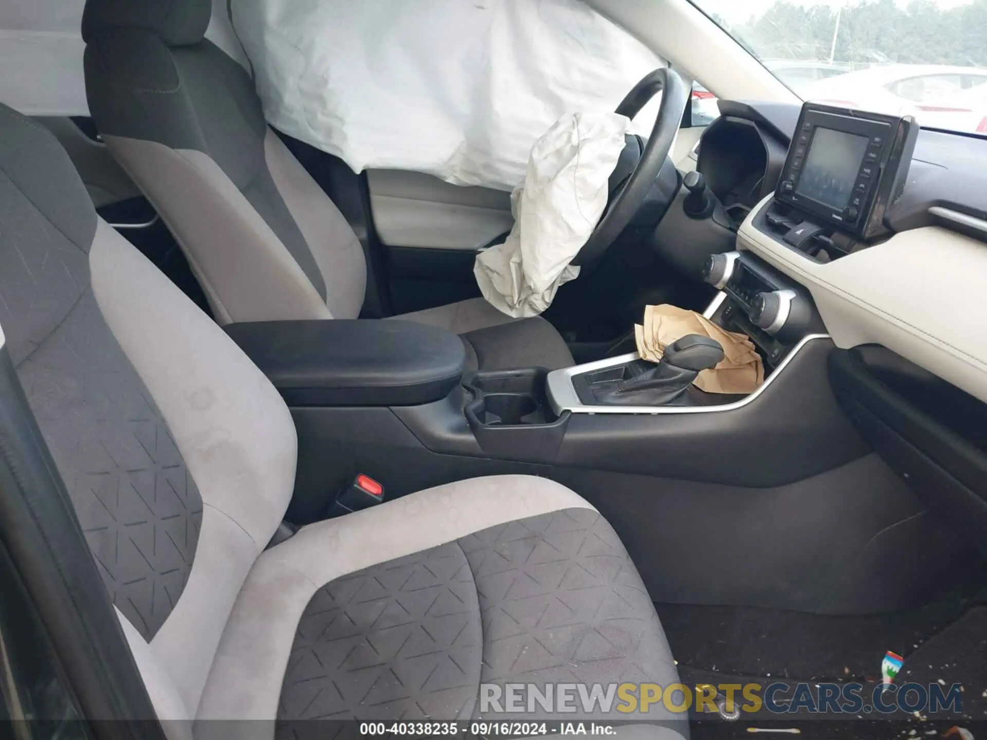 5 Фотография поврежденного автомобиля 2T3W1RFV6LW057818 TOYOTA RAV4 2020