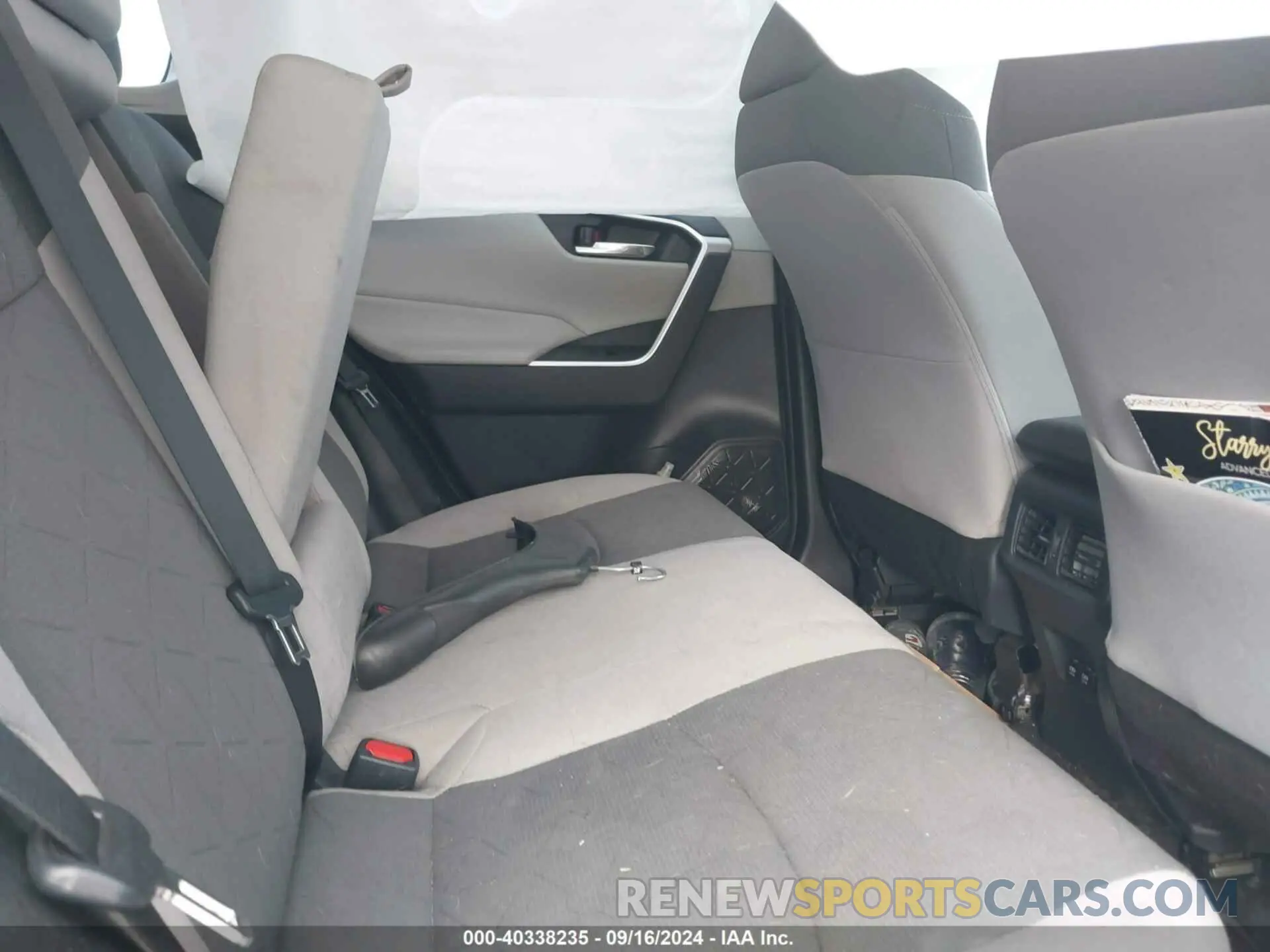 8 Фотография поврежденного автомобиля 2T3W1RFV6LW057818 TOYOTA RAV4 2020