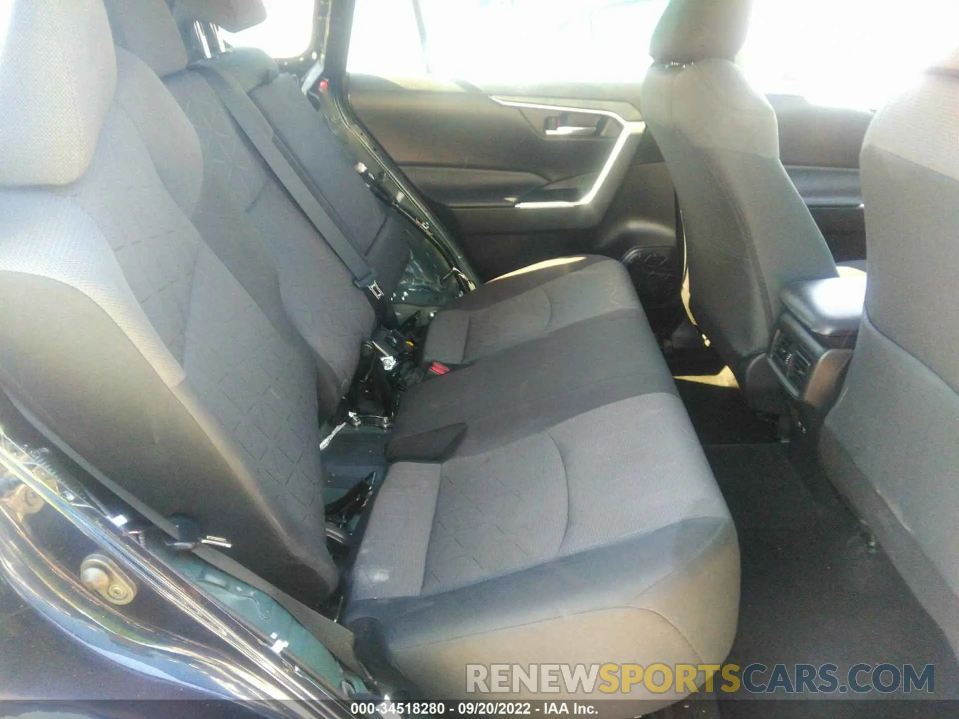 8 Фотография поврежденного автомобиля 2T3W1RFV6LW068561 TOYOTA RAV4 2020