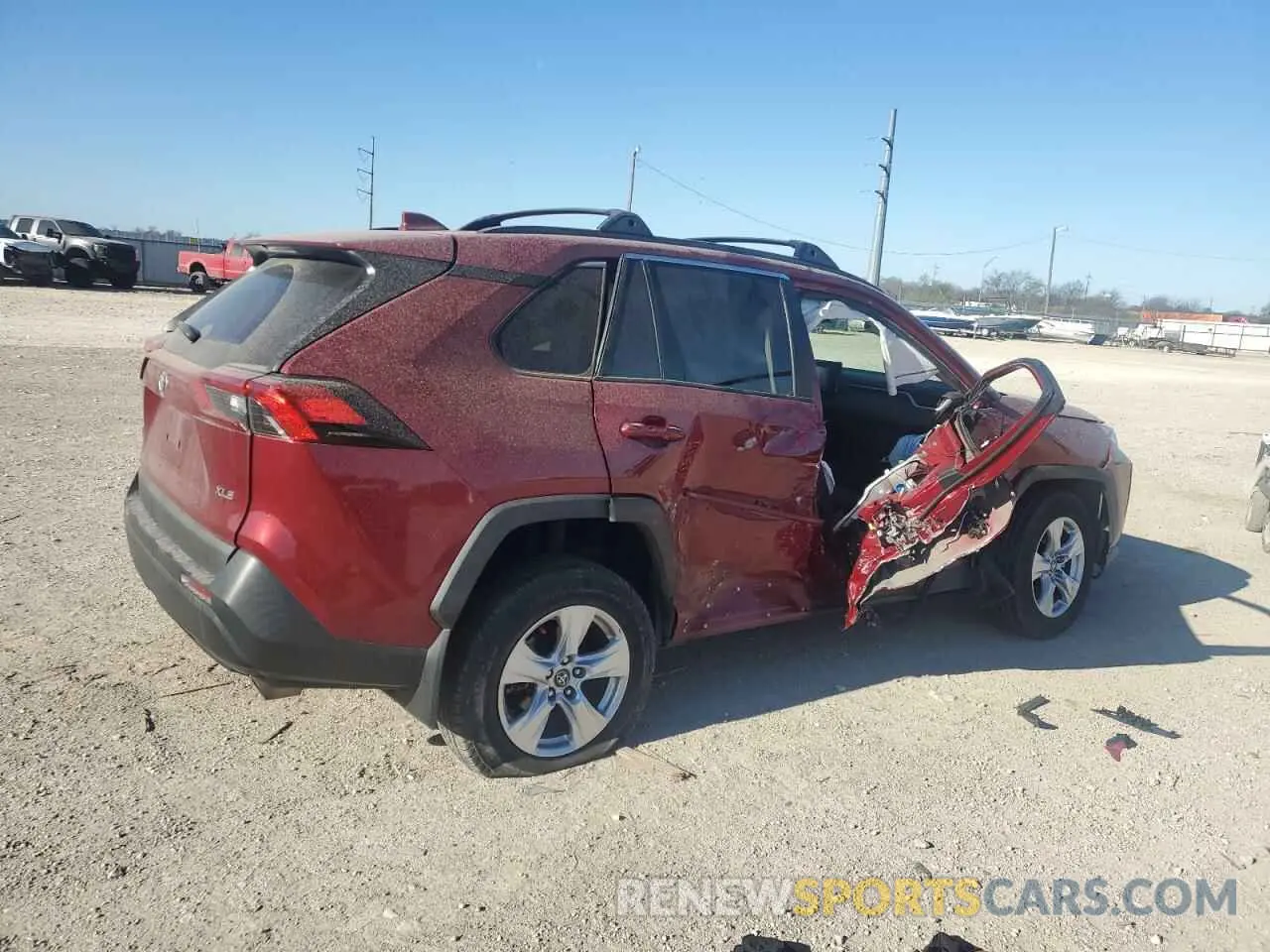 3 Фотография поврежденного автомобиля 2T3W1RFV6LW084582 TOYOTA RAV4 2020
