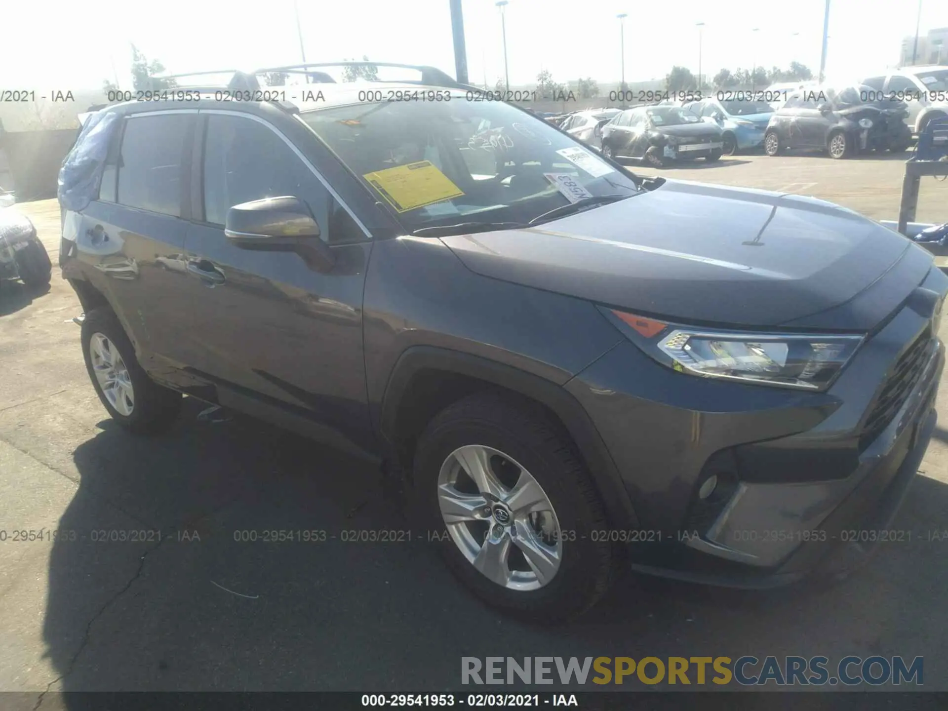 1 Photograph of a damaged car 2T3W1RFV6LW098014 TOYOTA RAV4 2020