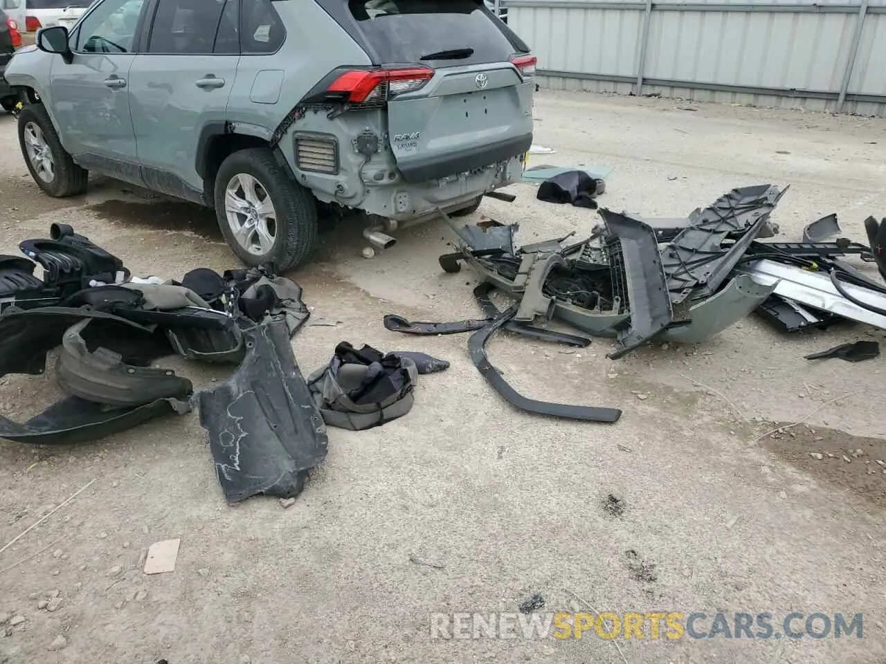 13 Фотография поврежденного автомобиля 2T3W1RFV7LC043878 TOYOTA RAV4 2020