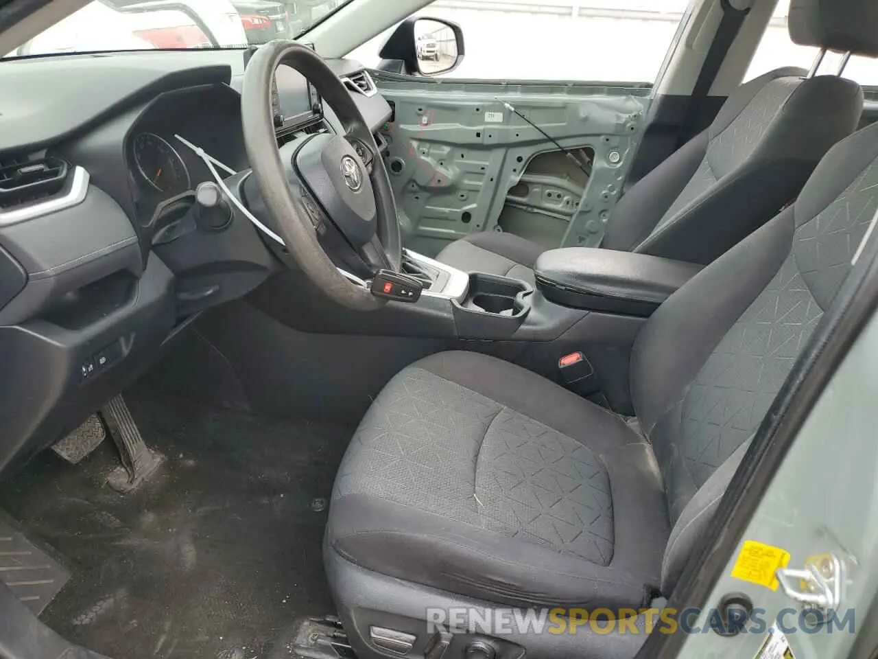 7 Фотография поврежденного автомобиля 2T3W1RFV7LC043878 TOYOTA RAV4 2020