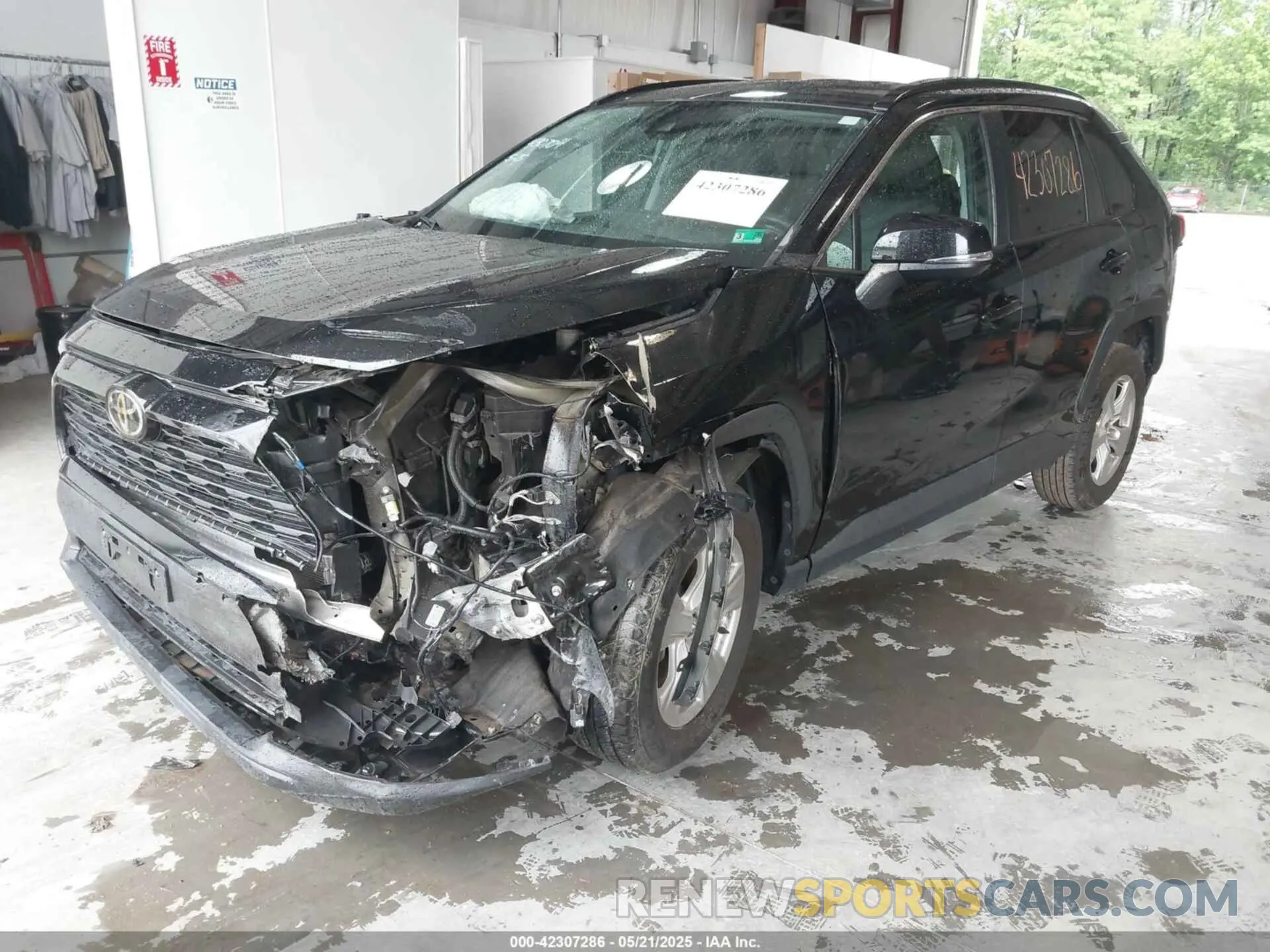 2 Фотография поврежденного автомобиля 2T3W1RFV7LC050989 TOYOTA RAV4 2020