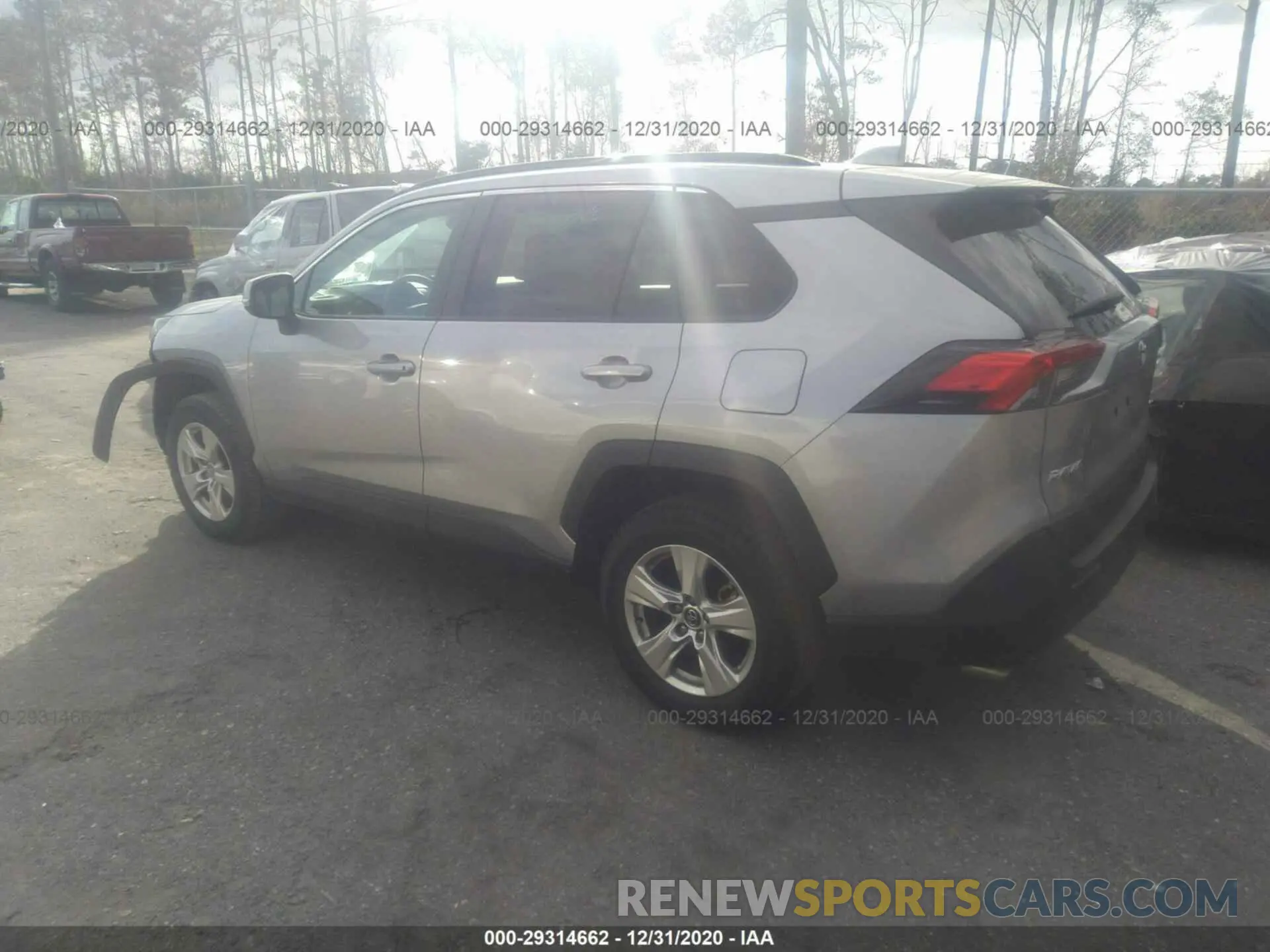 3 Photograph of a damaged car 2T3W1RFV7LC052175 TOYOTA RAV4 2020