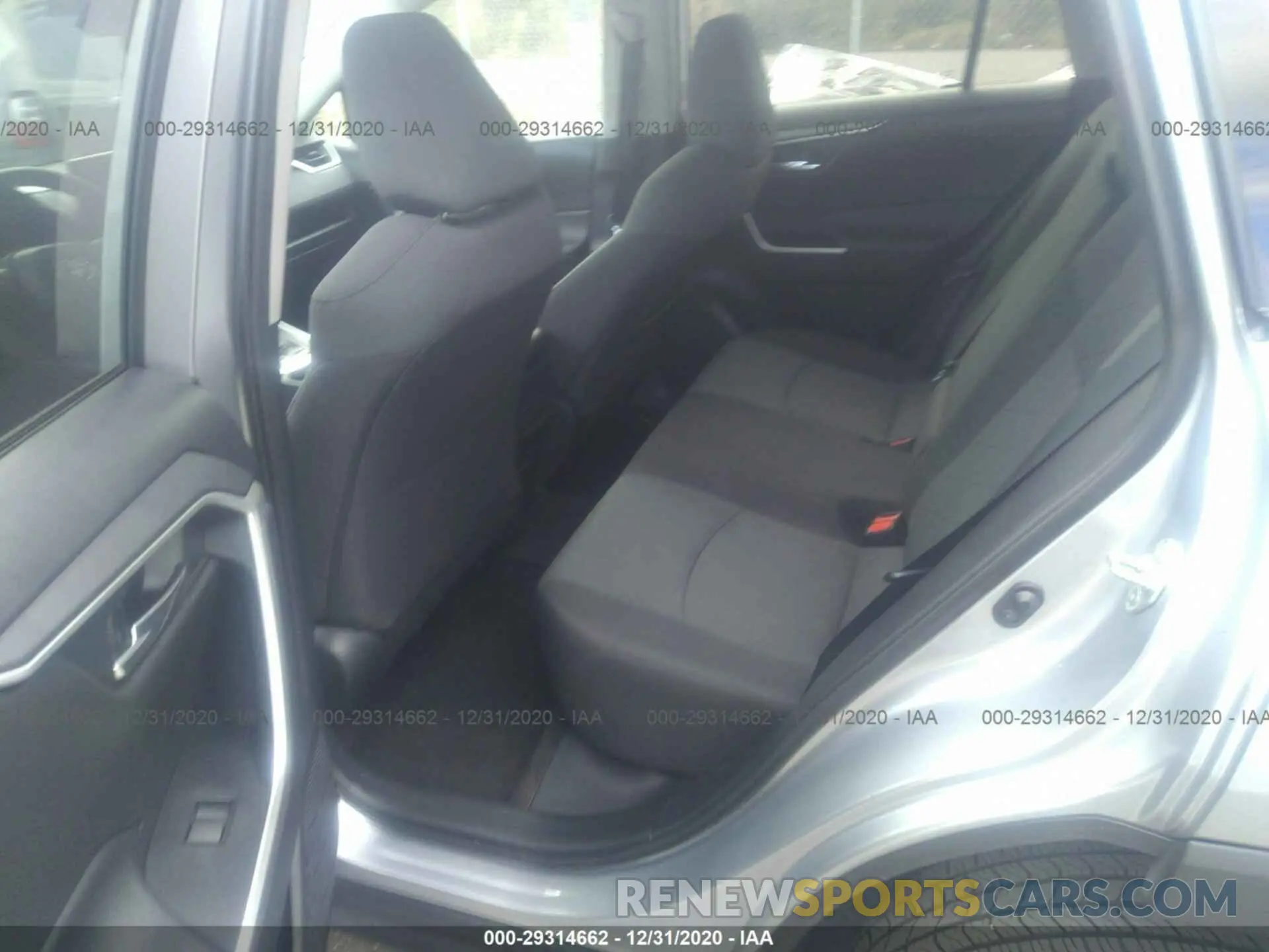 8 Photograph of a damaged car 2T3W1RFV7LC052175 TOYOTA RAV4 2020