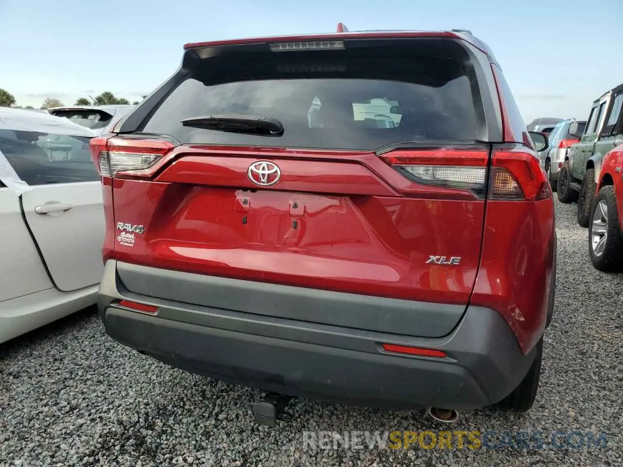 6 Photograph of a damaged car 2T3W1RFV7LC085242 TOYOTA RAV4 2020