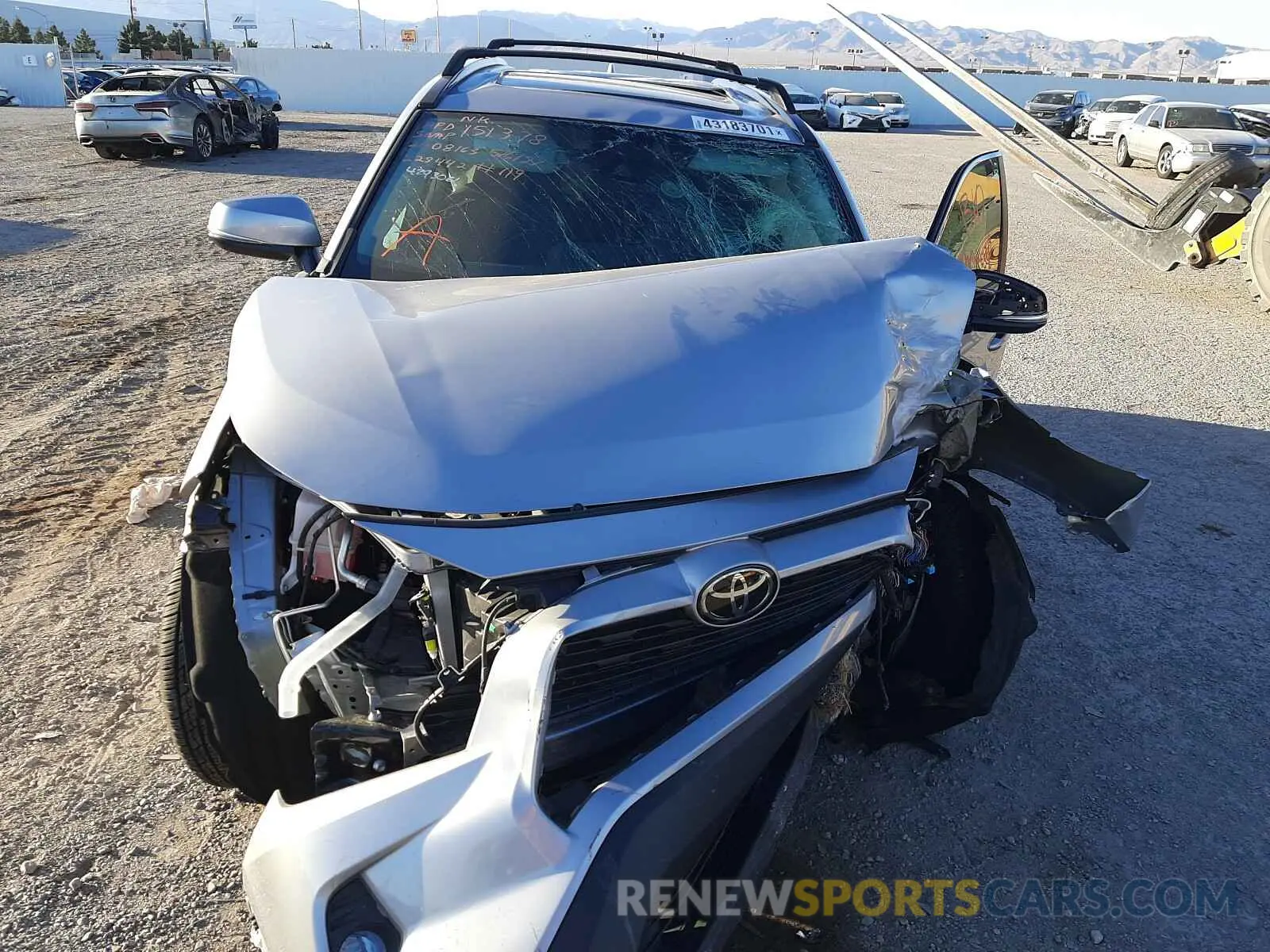 7 Photograph of a damaged car 2T3W1RFV7LW078189 TOYOTA RAV4 2020