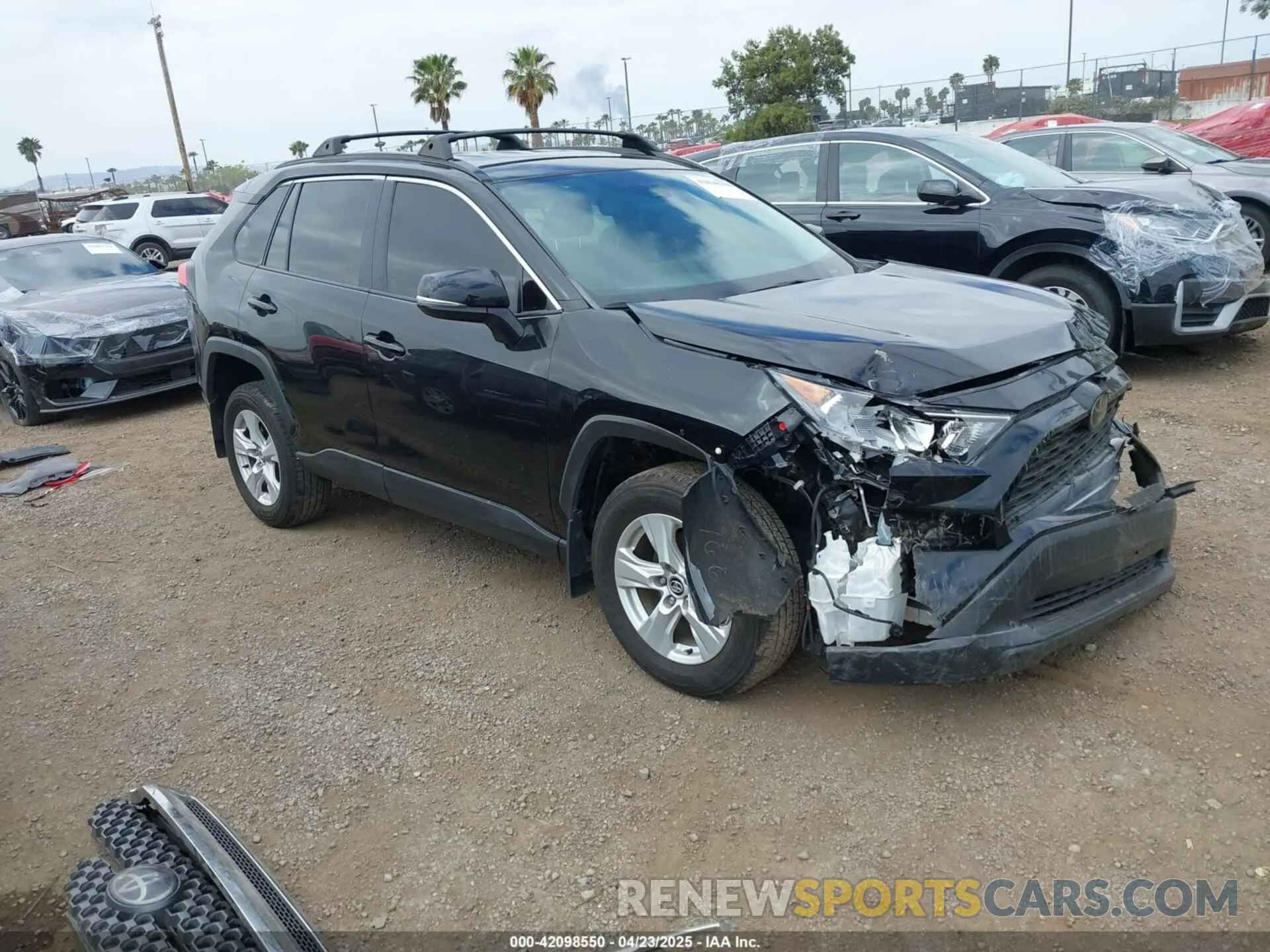 1 Photograph of a damaged car 2T3W1RFV7LW101129 TOYOTA RAV4 2020
