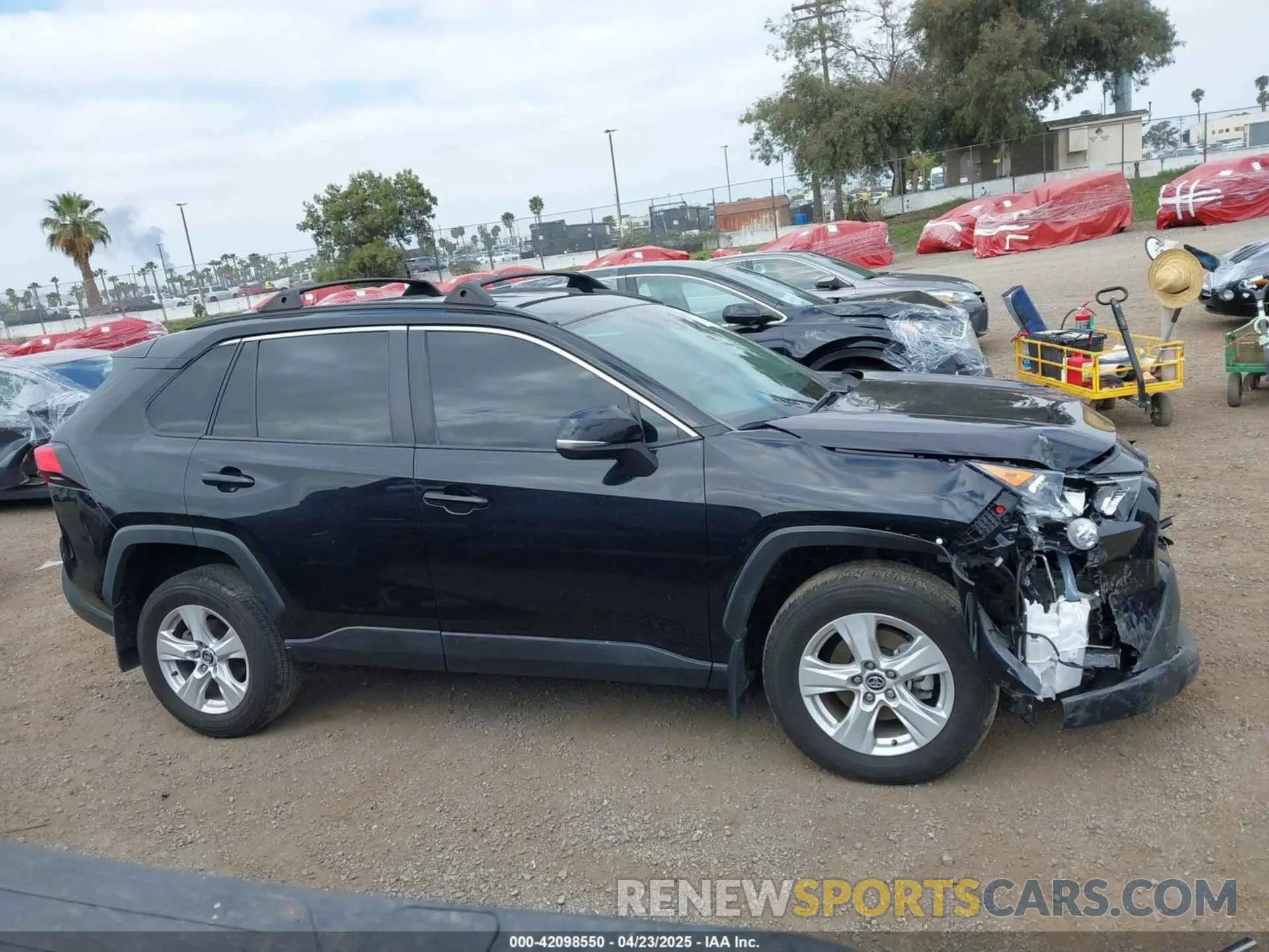 14 Photograph of a damaged car 2T3W1RFV7LW101129 TOYOTA RAV4 2020