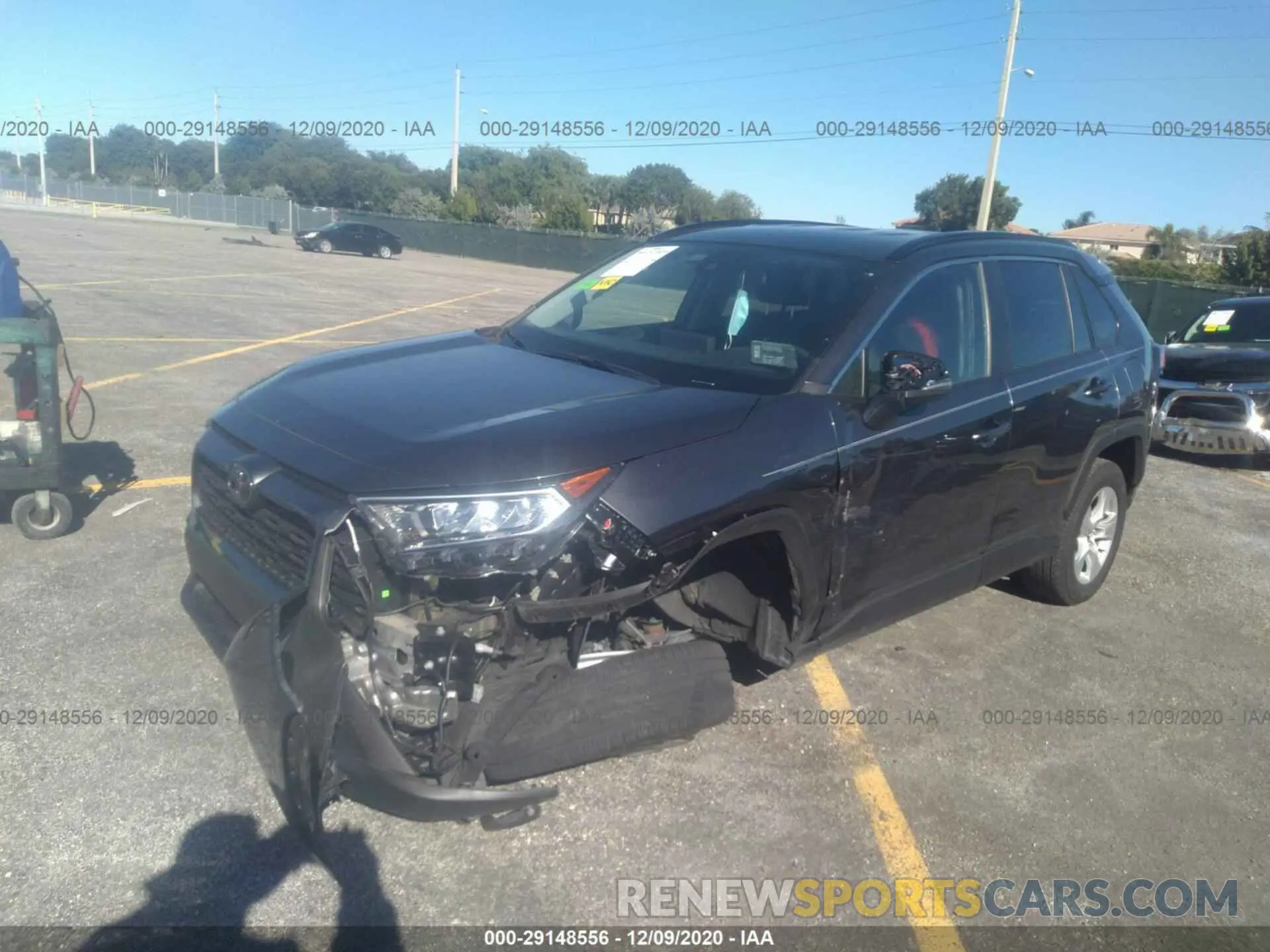 6 Photograph of a damaged car 2T3W1RFV8LC037927 TOYOTA RAV4 2020