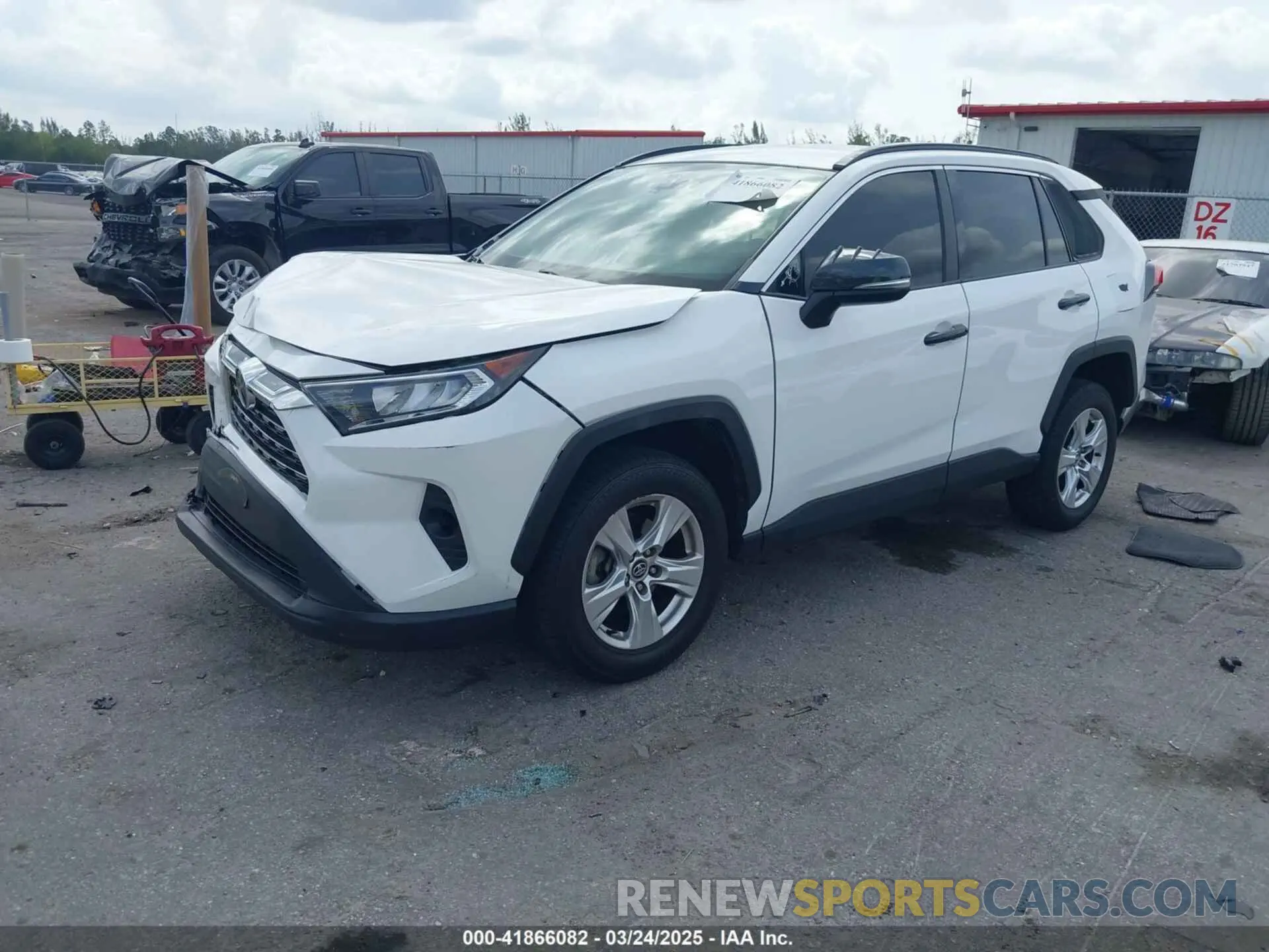 2 Фотография поврежденного автомобиля 2T3W1RFV8LC053206 TOYOTA RAV4 2020