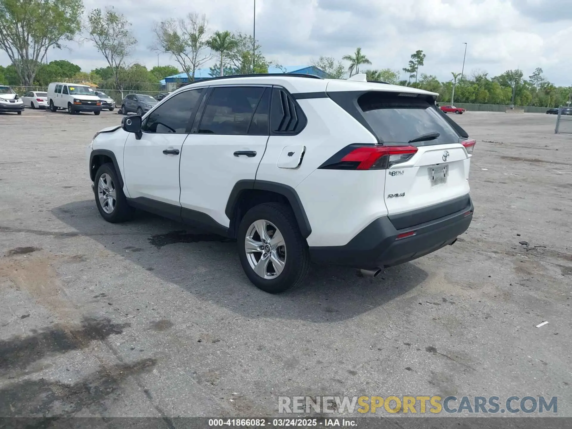 3 Фотография поврежденного автомобиля 2T3W1RFV8LC053206 TOYOTA RAV4 2020