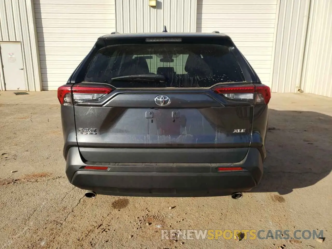 6 Photograph of a damaged car 2T3W1RFV8LC055487 TOYOTA RAV4 2020