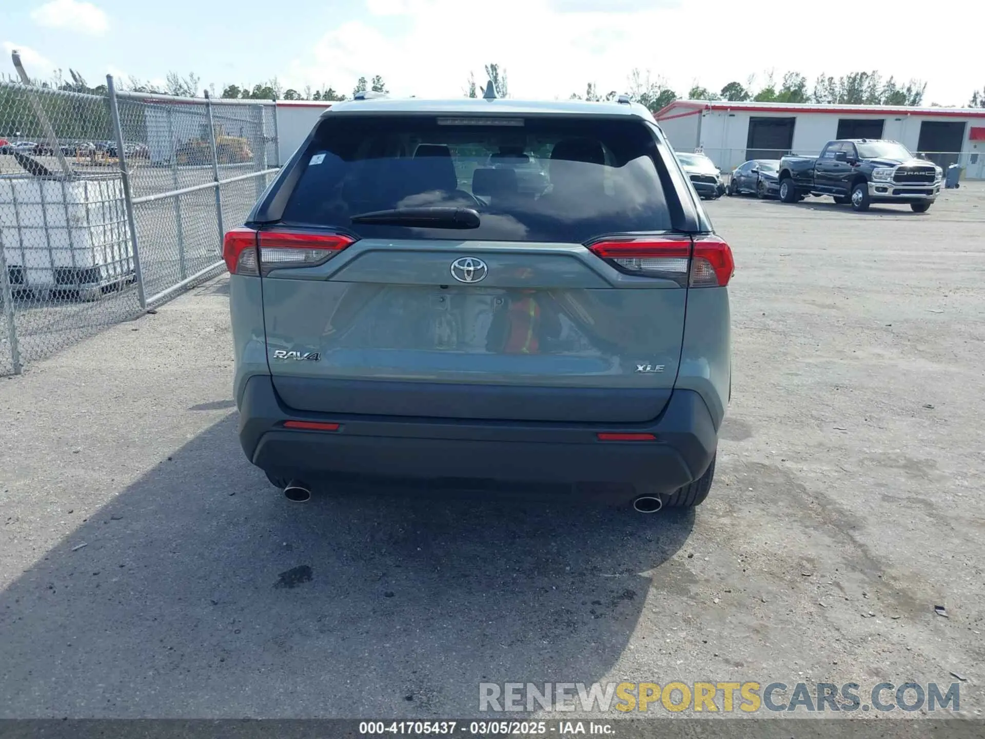 16 Photograph of a damaged car 2T3W1RFV8LC058714 TOYOTA RAV4 2020