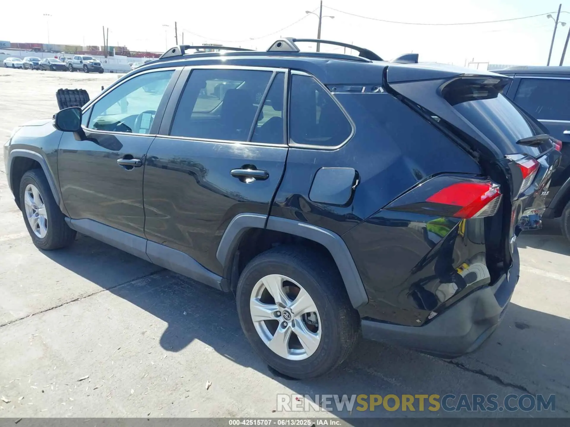3 Photograph of a damaged car 2T3W1RFV8LW079304 TOYOTA RAV4 2020