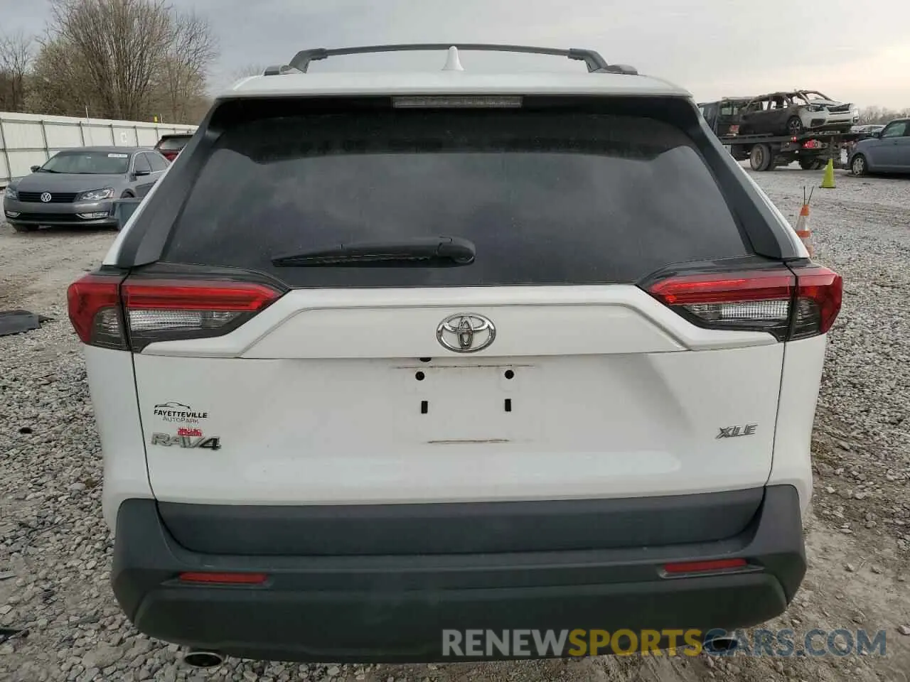 6 Photograph of a damaged car 2T3W1RFV9LC039573 TOYOTA RAV4 2020