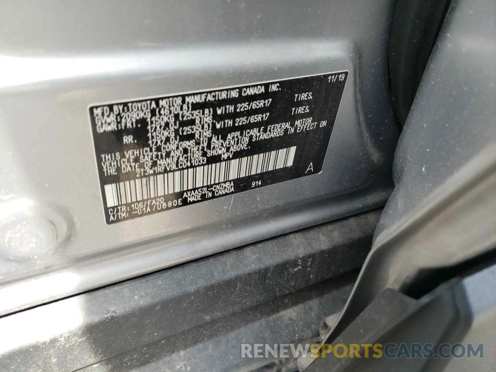 10 Photograph of a damaged car 2T3W1RFV9LC041033 TOYOTA RAV4 2020