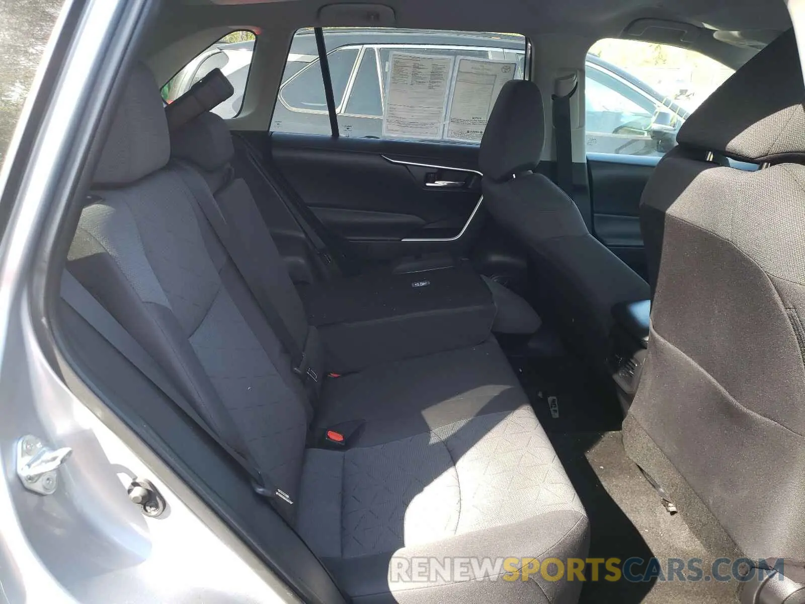 6 Фотография поврежденного автомобиля 2T3W1RFV9LC045275 TOYOTA RAV4 2020