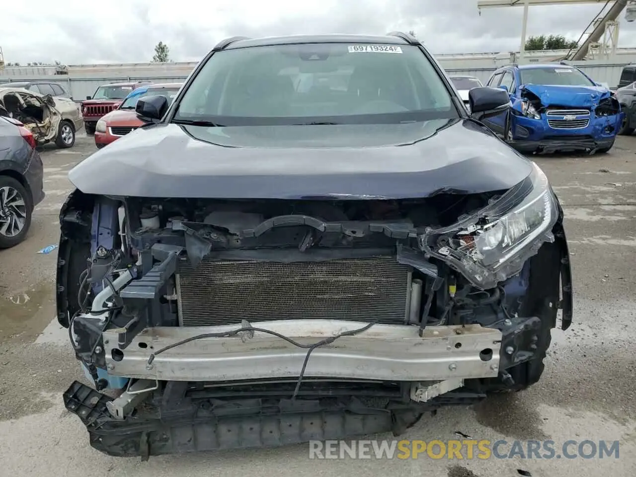 5 Photograph of a damaged car 2T3W1RFV9LC052081 TOYOTA RAV4 2020