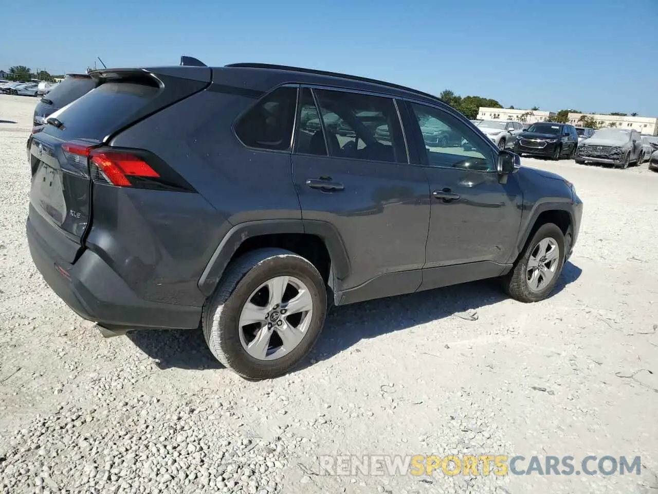 3 Фотография поврежденного автомобиля 2T3W1RFV9LC054221 TOYOTA RAV4 2020