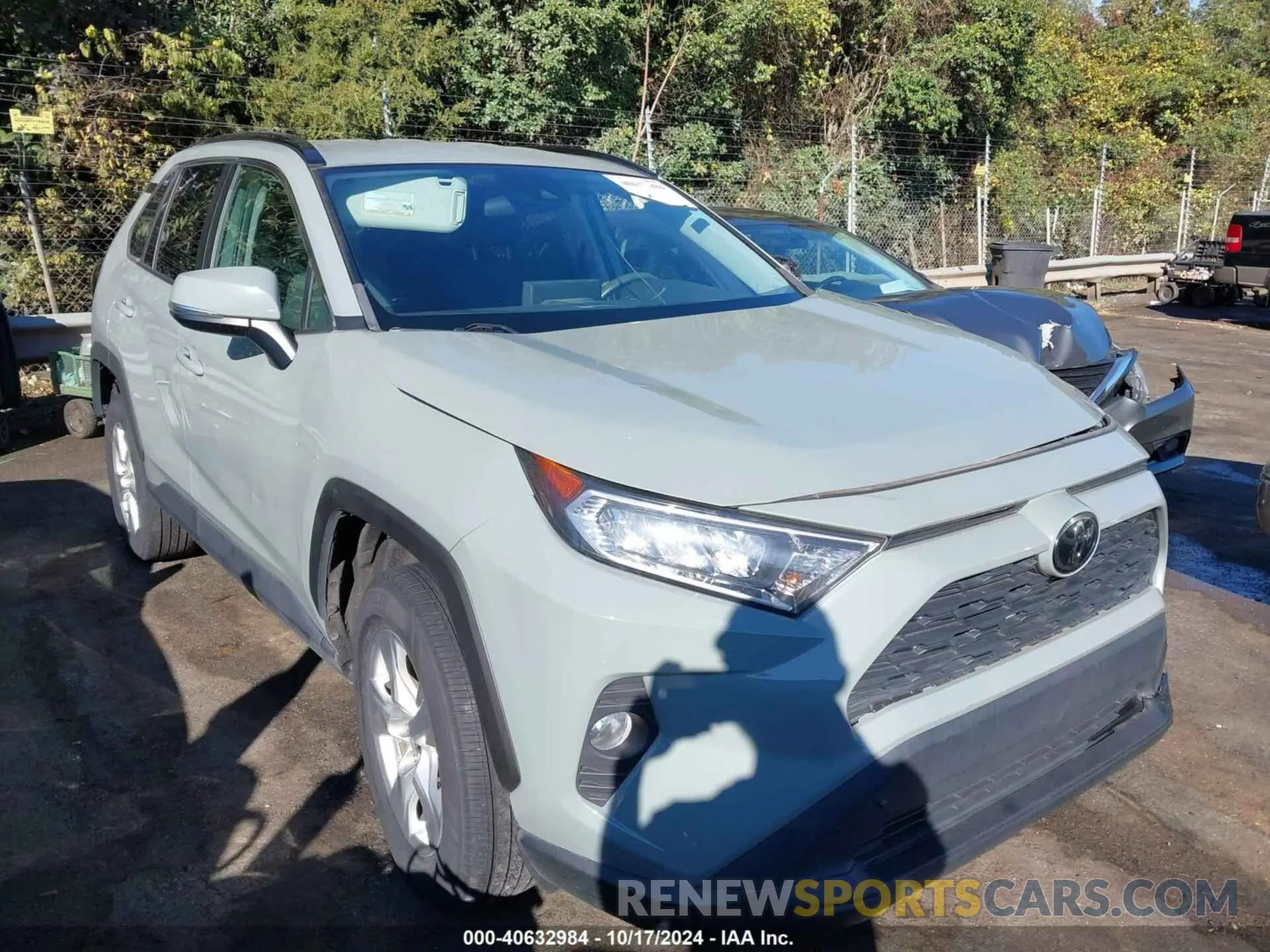 1 Photograph of a damaged car 2T3W1RFV9LC057572 TOYOTA RAV4 2020
