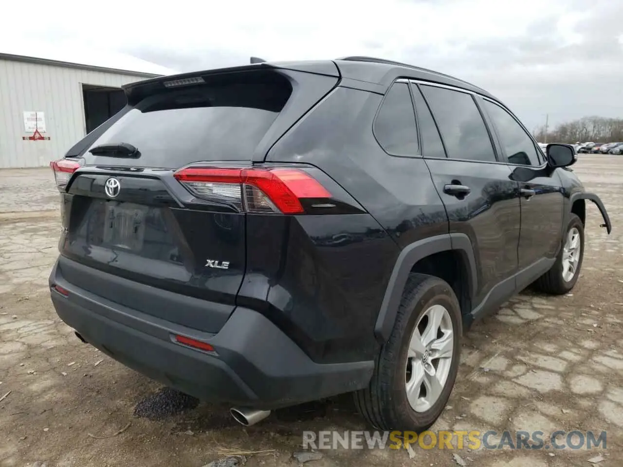 4 Photograph of a damaged car 2T3W1RFV9LC072122 TOYOTA RAV4 2020