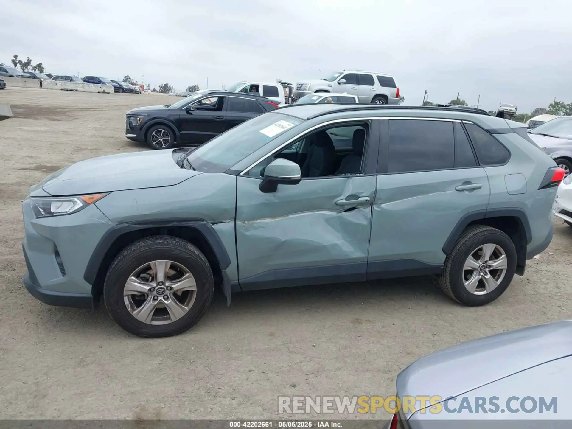 14 Фотография поврежденного автомобиля 2T3W1RFV9LW067906 TOYOTA RAV4 2020