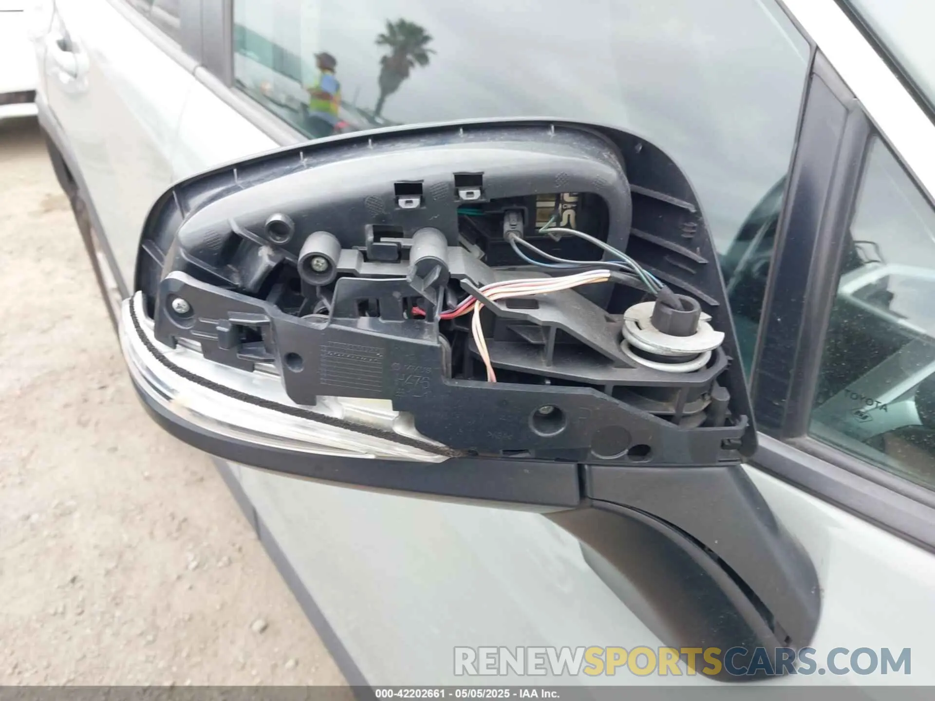 17 Фотография поврежденного автомобиля 2T3W1RFV9LW067906 TOYOTA RAV4 2020