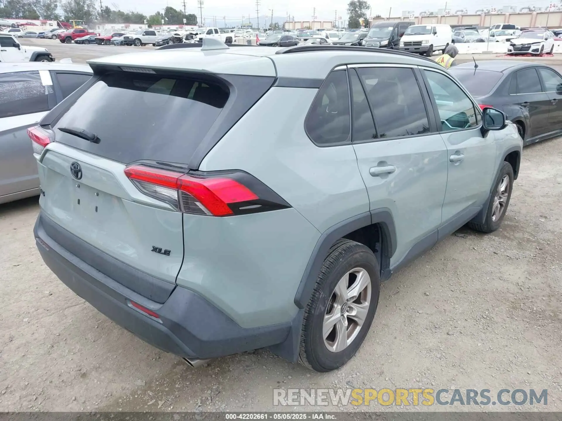 4 Фотография поврежденного автомобиля 2T3W1RFV9LW067906 TOYOTA RAV4 2020