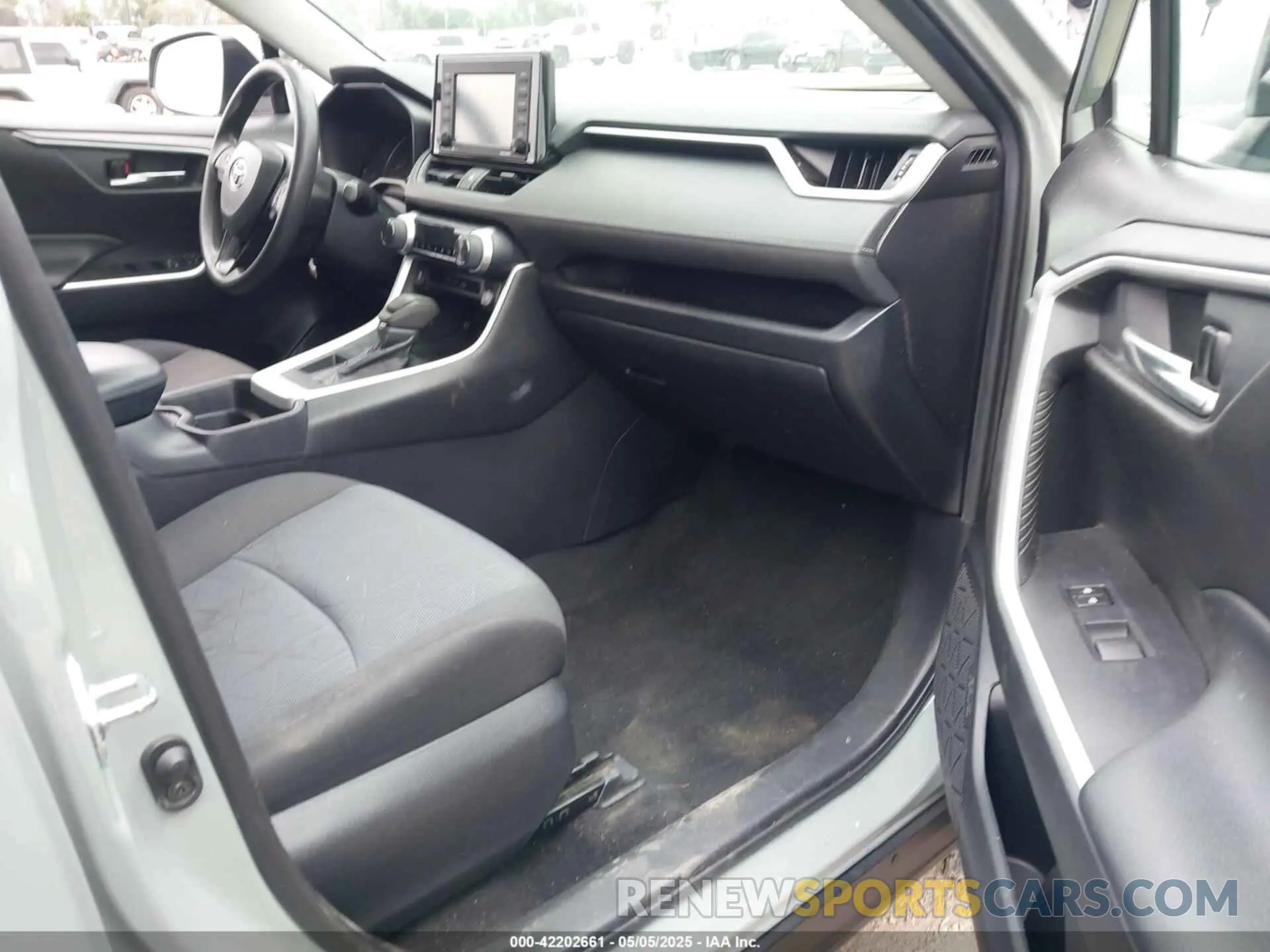 5 Фотография поврежденного автомобиля 2T3W1RFV9LW067906 TOYOTA RAV4 2020