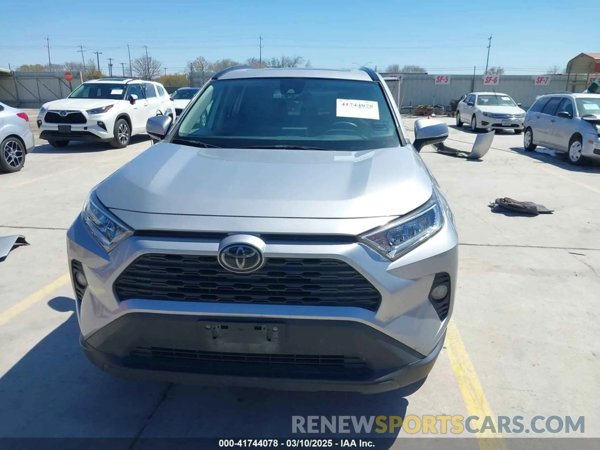 13 Photograph of a damaged car 2T3W1RFV9LW090537 TOYOTA RAV4 2020