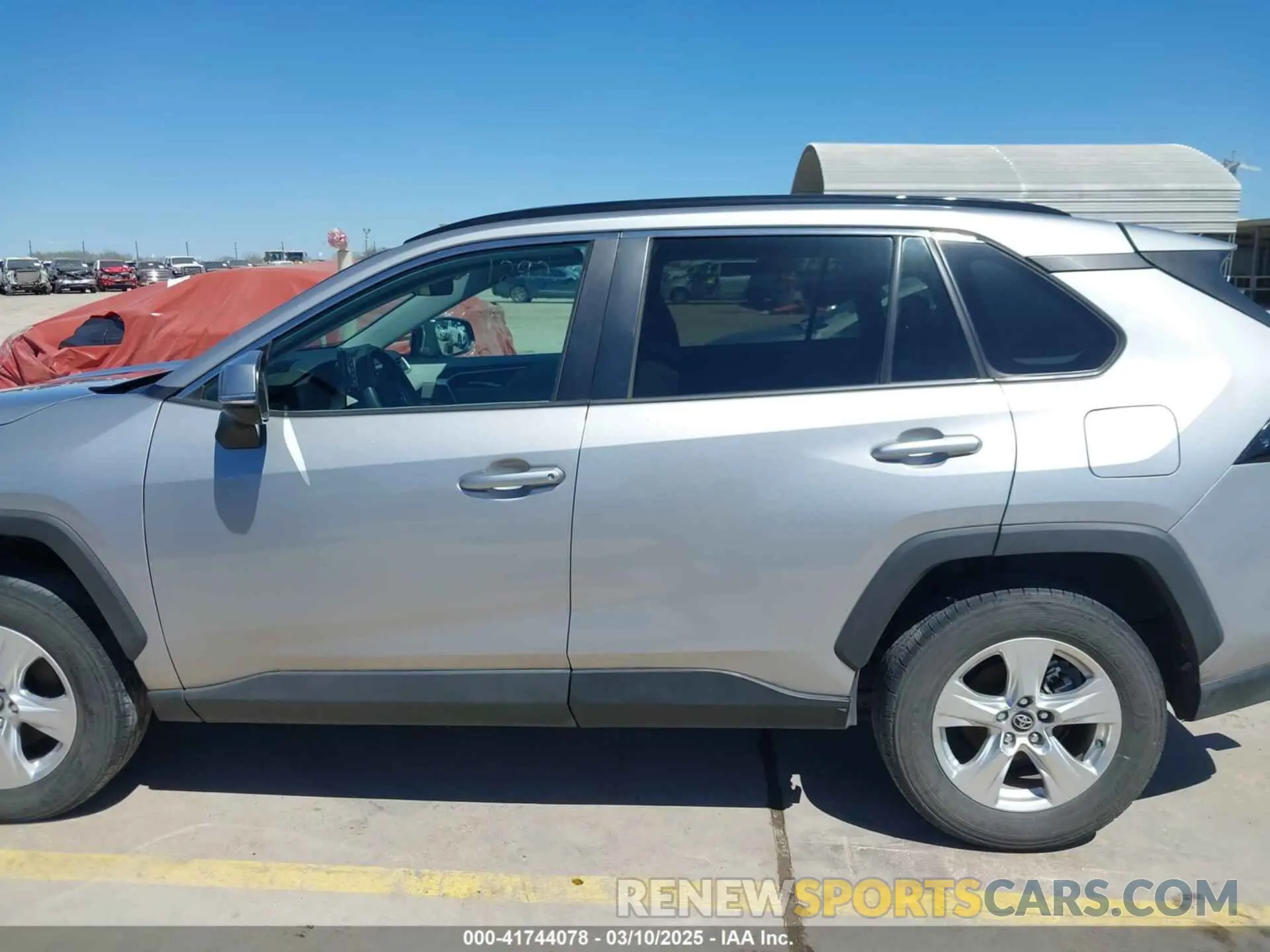 15 Photograph of a damaged car 2T3W1RFV9LW090537 TOYOTA RAV4 2020