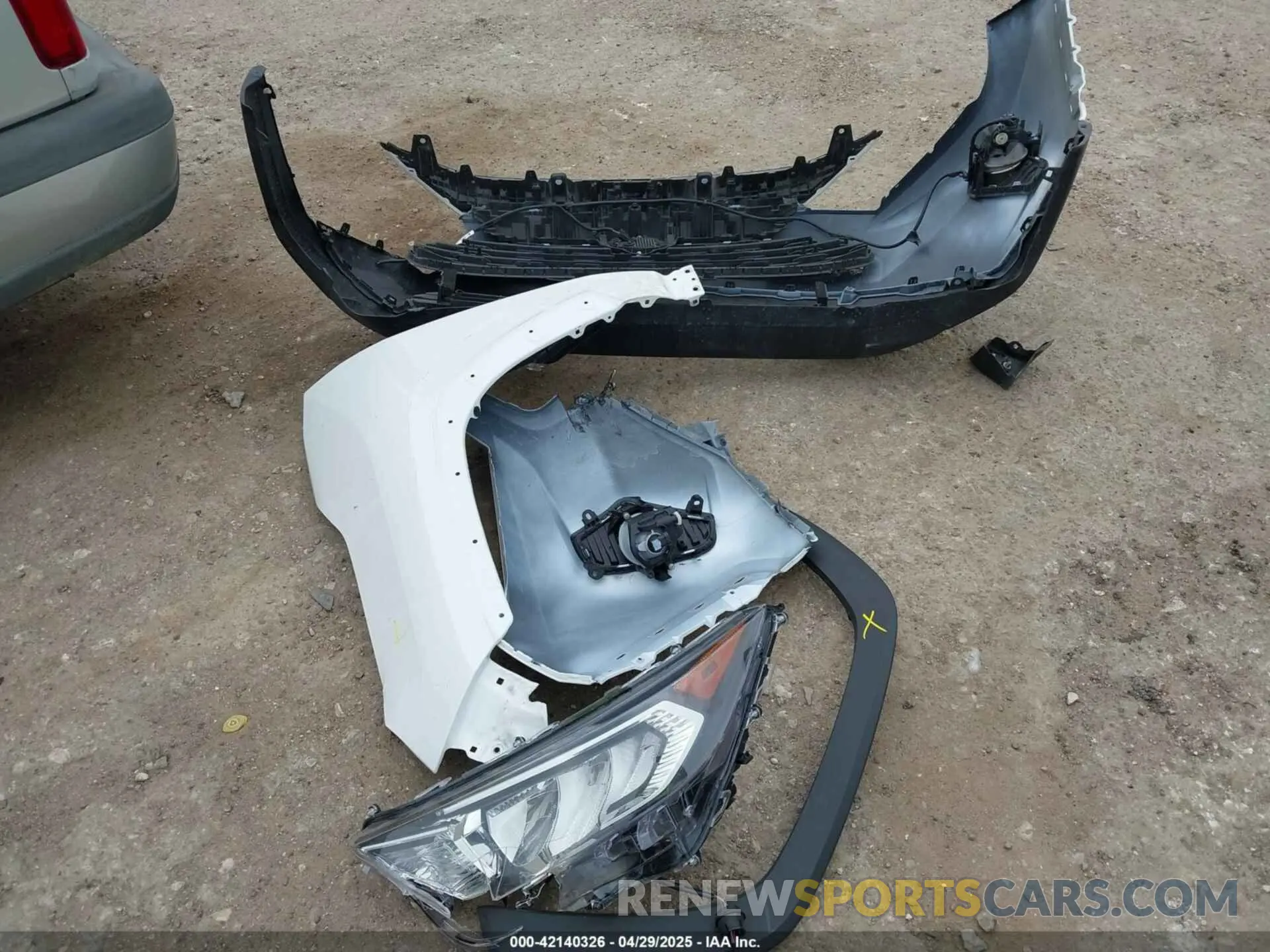 12 Photograph of a damaged car 2T3W1RFV9LW091901 TOYOTA RAV4 2020