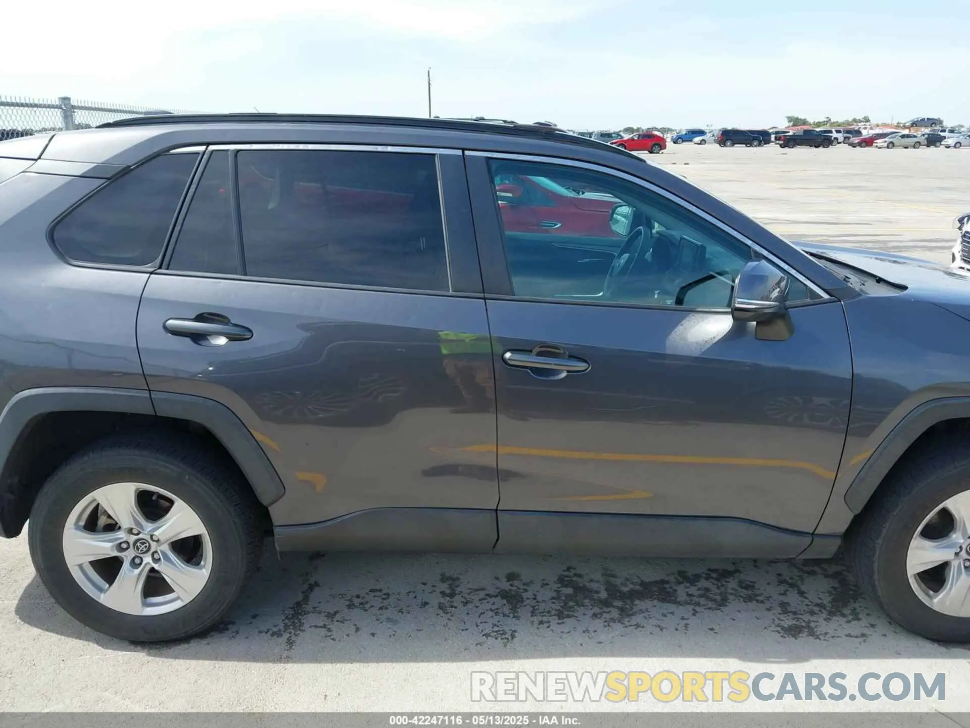 13 Photograph of a damaged car 2T3W1RFV9LW096242 TOYOTA RAV4 2020