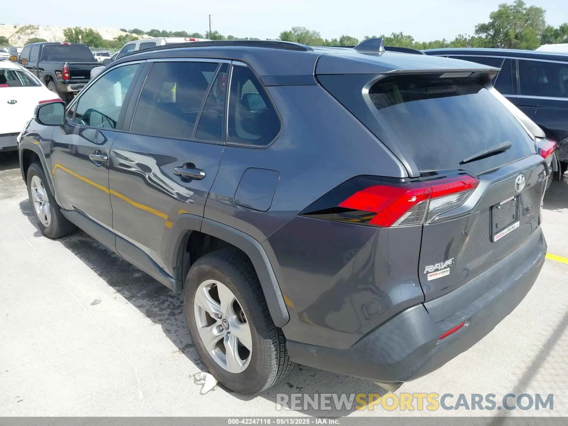 3 Photograph of a damaged car 2T3W1RFV9LW096242 TOYOTA RAV4 2020