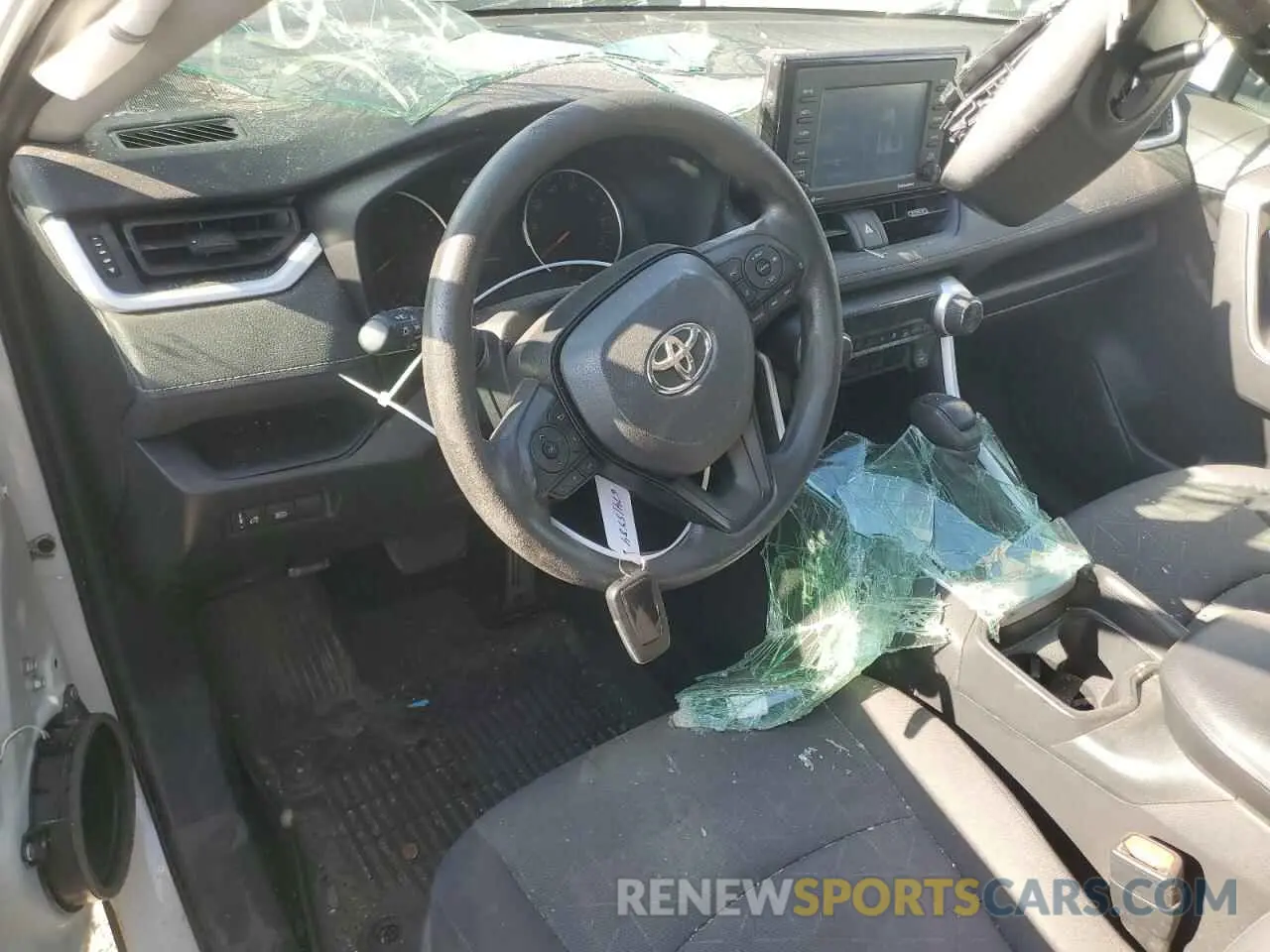 8 Photograph of a damaged car 2T3W1RFV9LW100774 TOYOTA RAV4 2020