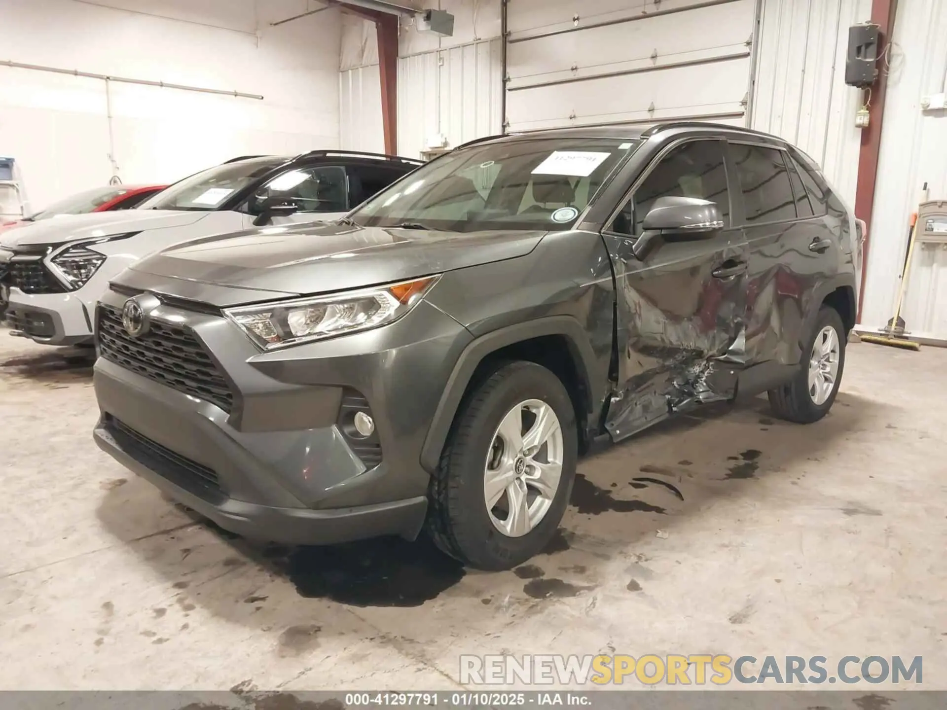 2 Photograph of a damaged car 2T3W1RFVXLC037931 TOYOTA RAV4 2020