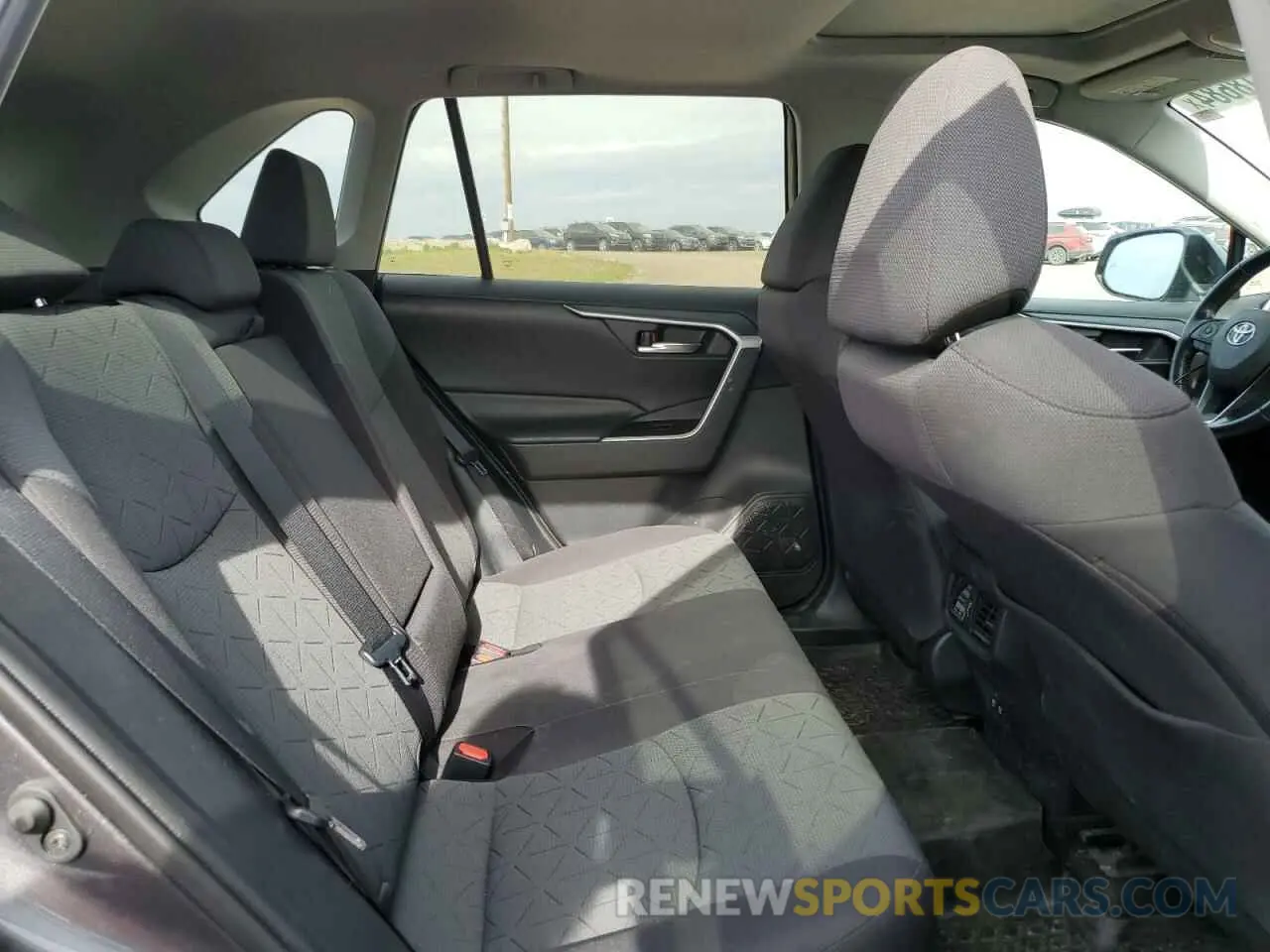 11 Фотография поврежденного автомобиля 2T3W1RFVXLC038643 TOYOTA RAV4 2020