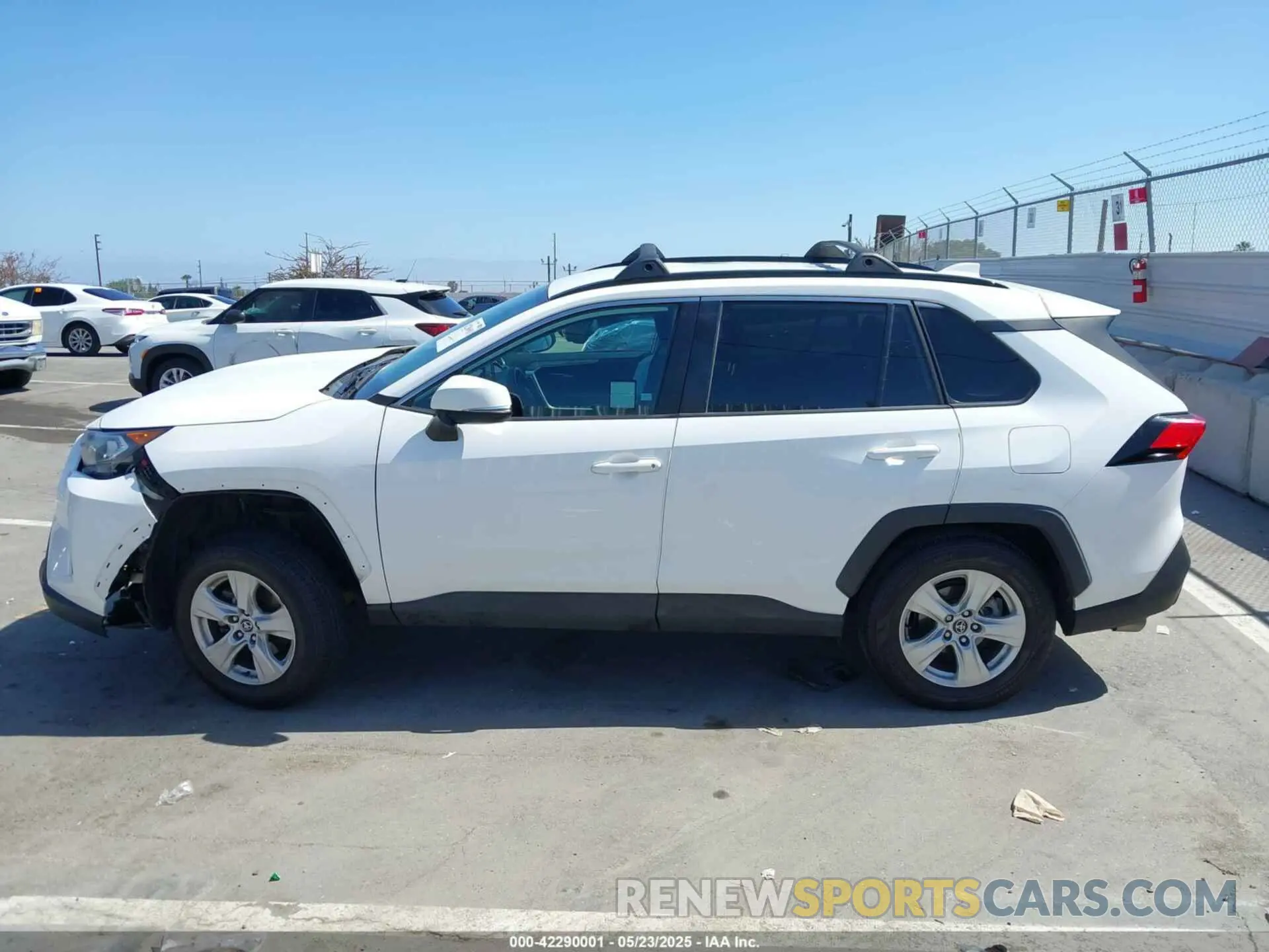 15 Photograph of a damaged car 2T3W1RFVXLC040120 TOYOTA RAV4 2020