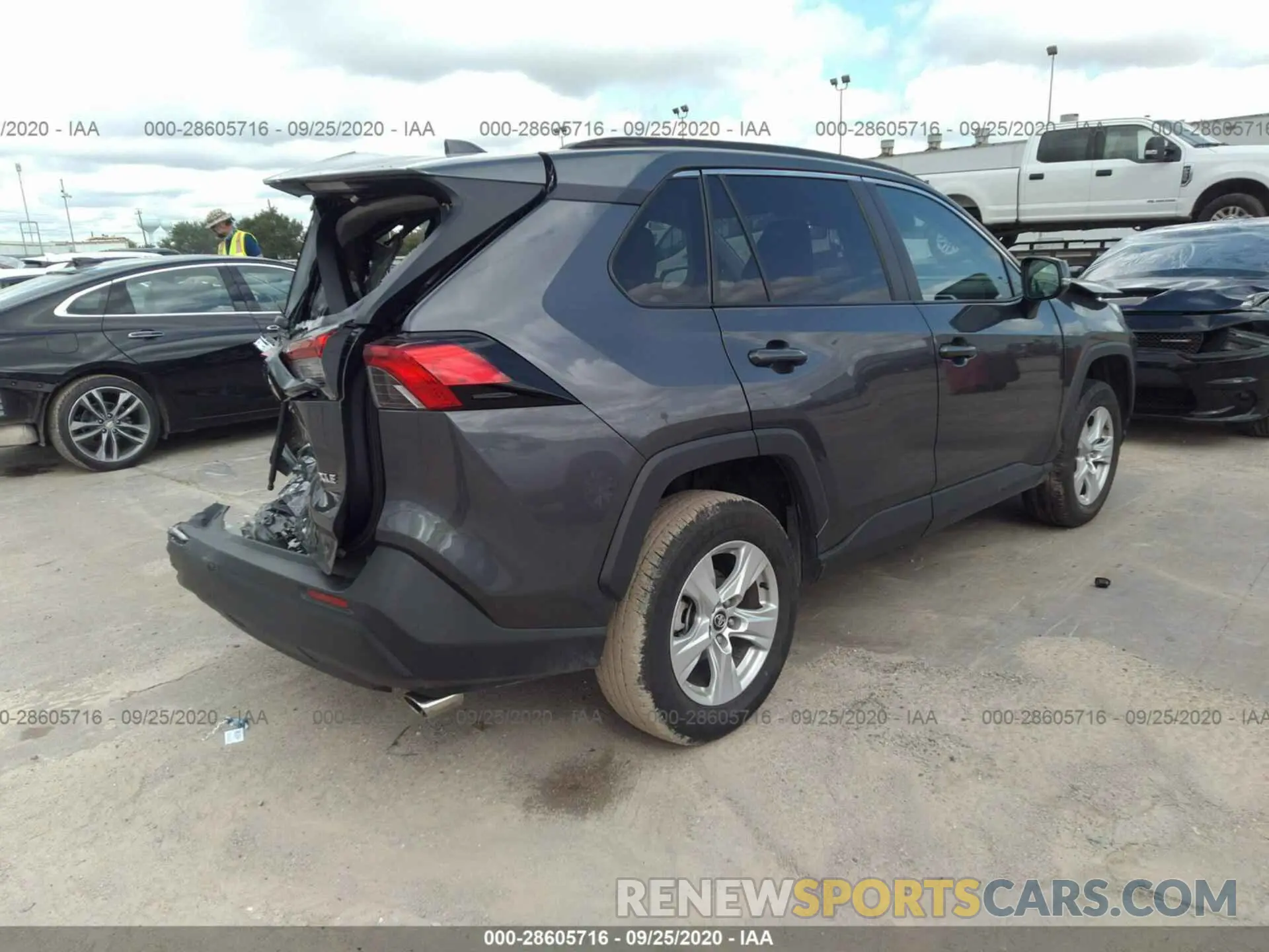 4 Photograph of a damaged car 2T3W1RFVXLC051831 TOYOTA RAV4 2020