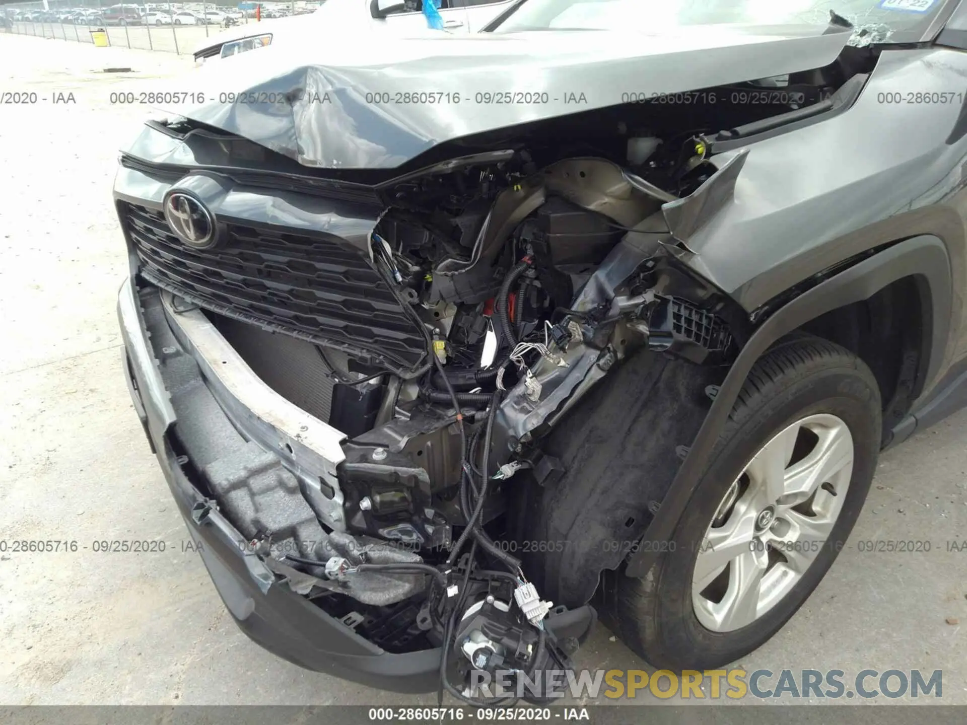 6 Photograph of a damaged car 2T3W1RFVXLC051831 TOYOTA RAV4 2020